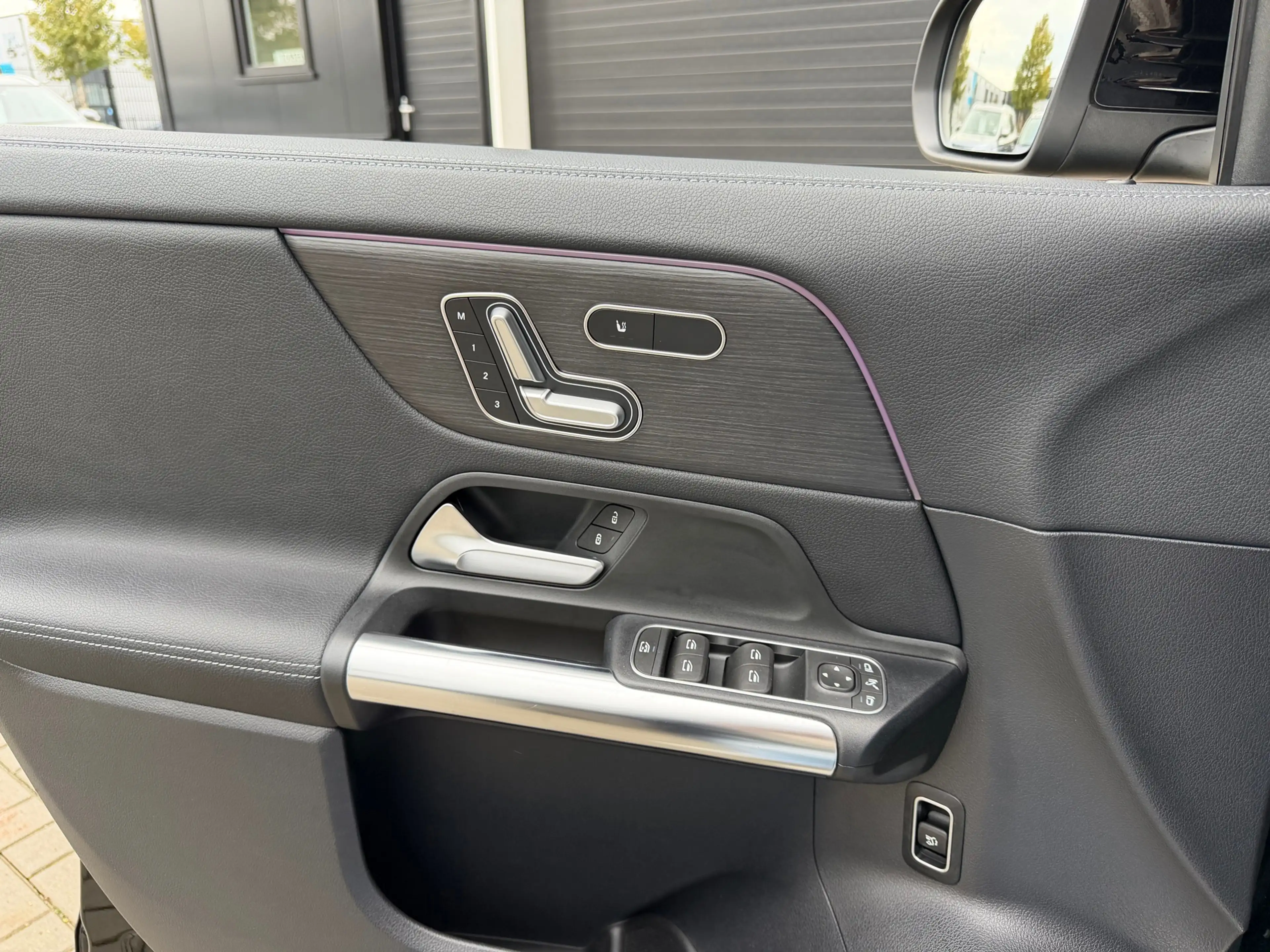 Mercedes-Benz EQA 250 AMG 67 kWh / Pano / Memory / Burmeister / Leer / A — photo 16
