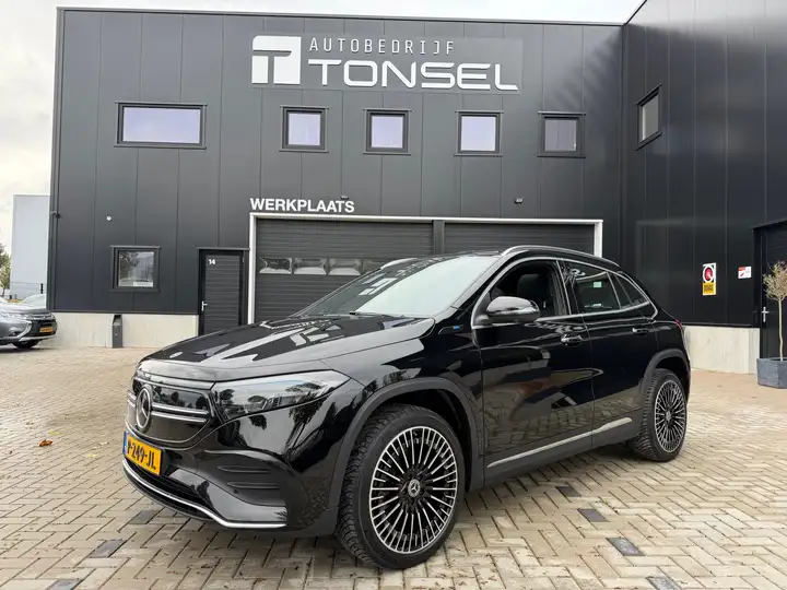 Mercedes-Benz EQA 250 AMG 67 kWh / Pano / Memory / Burmeister / Leer / A