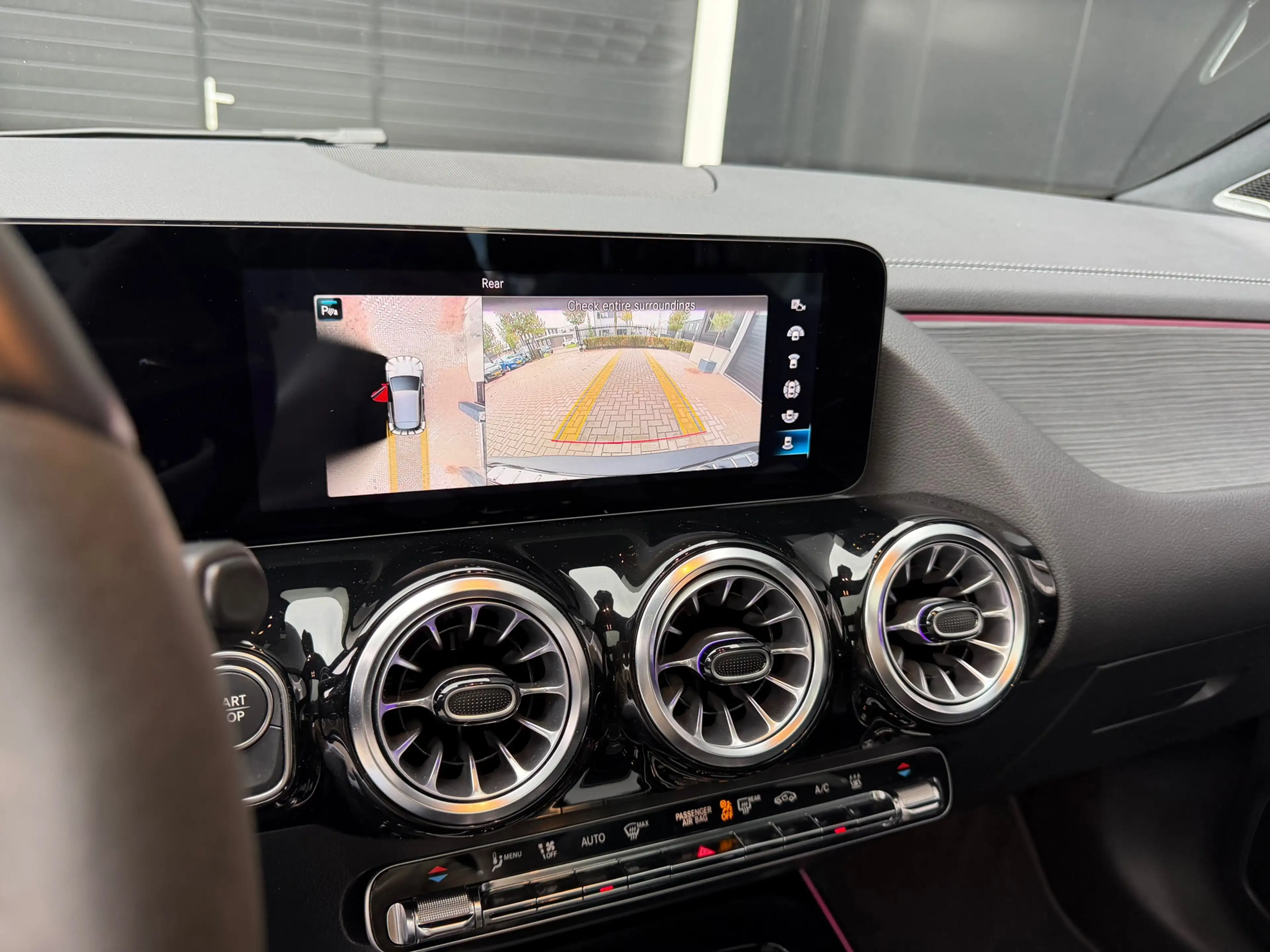 Mercedes-Benz EQA 250 AMG 67 kWh / Pano / Memory / Burmeister / Leer / A — photo 21