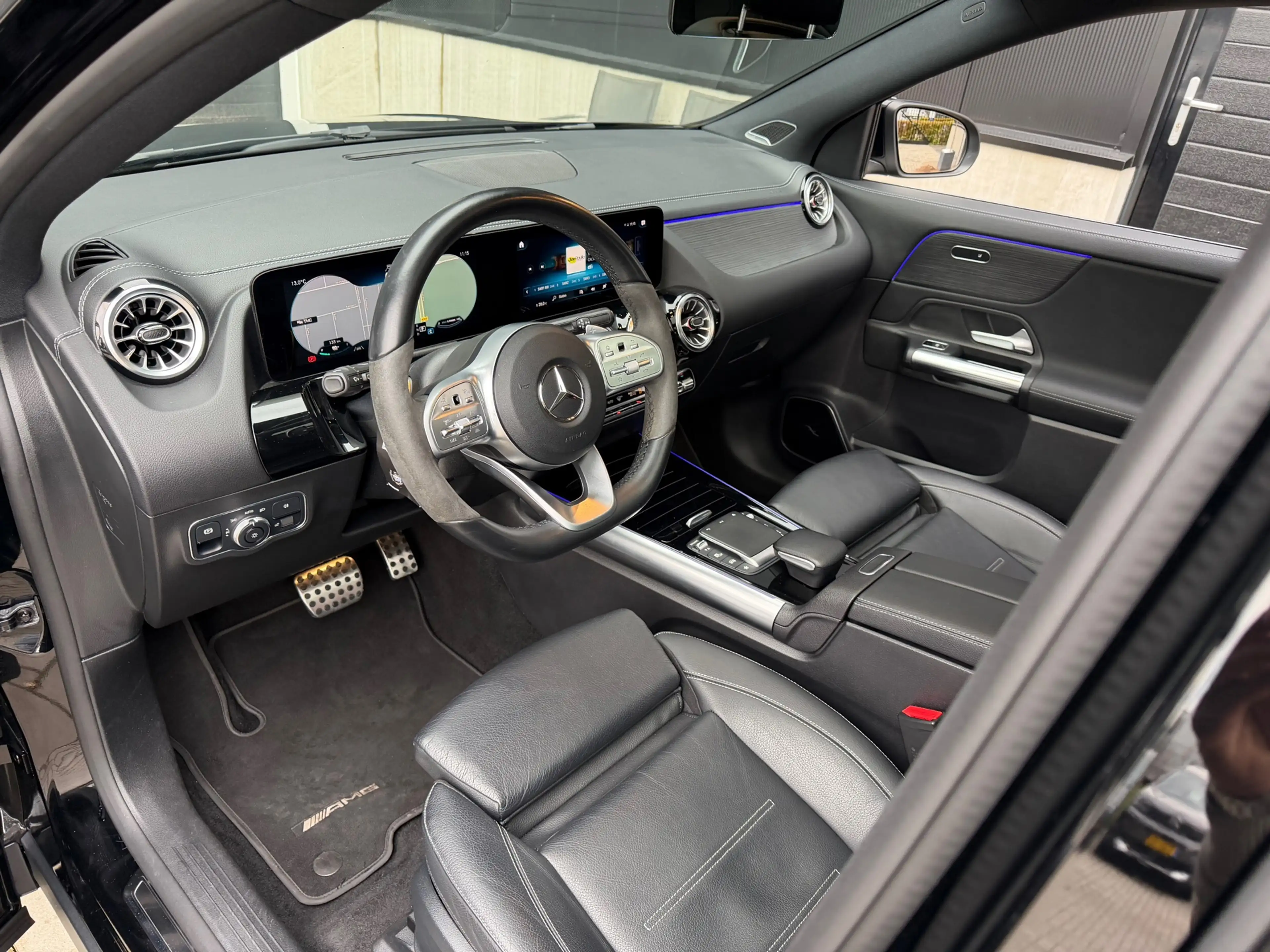 Mercedes-Benz EQA 250 AMG 67 kWh / Pano / Memory / Burmeister / Leer / A — photo 13