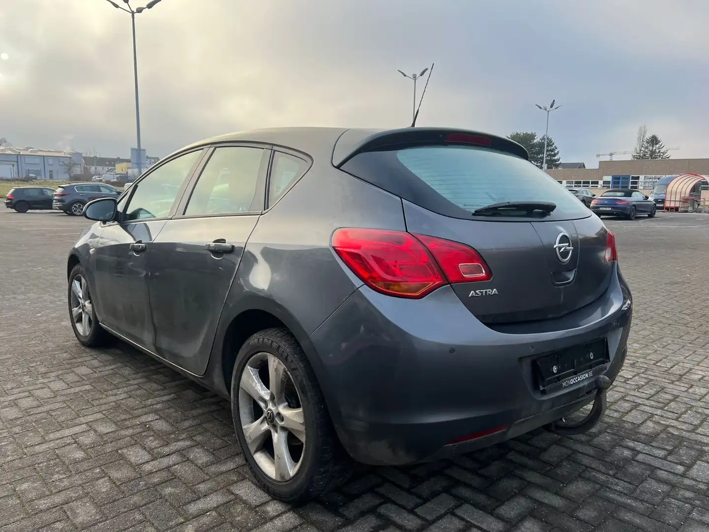 Opel Astra J Lim. 5-trg. Design Edition,Klima ,Euro5 Grau - 2
