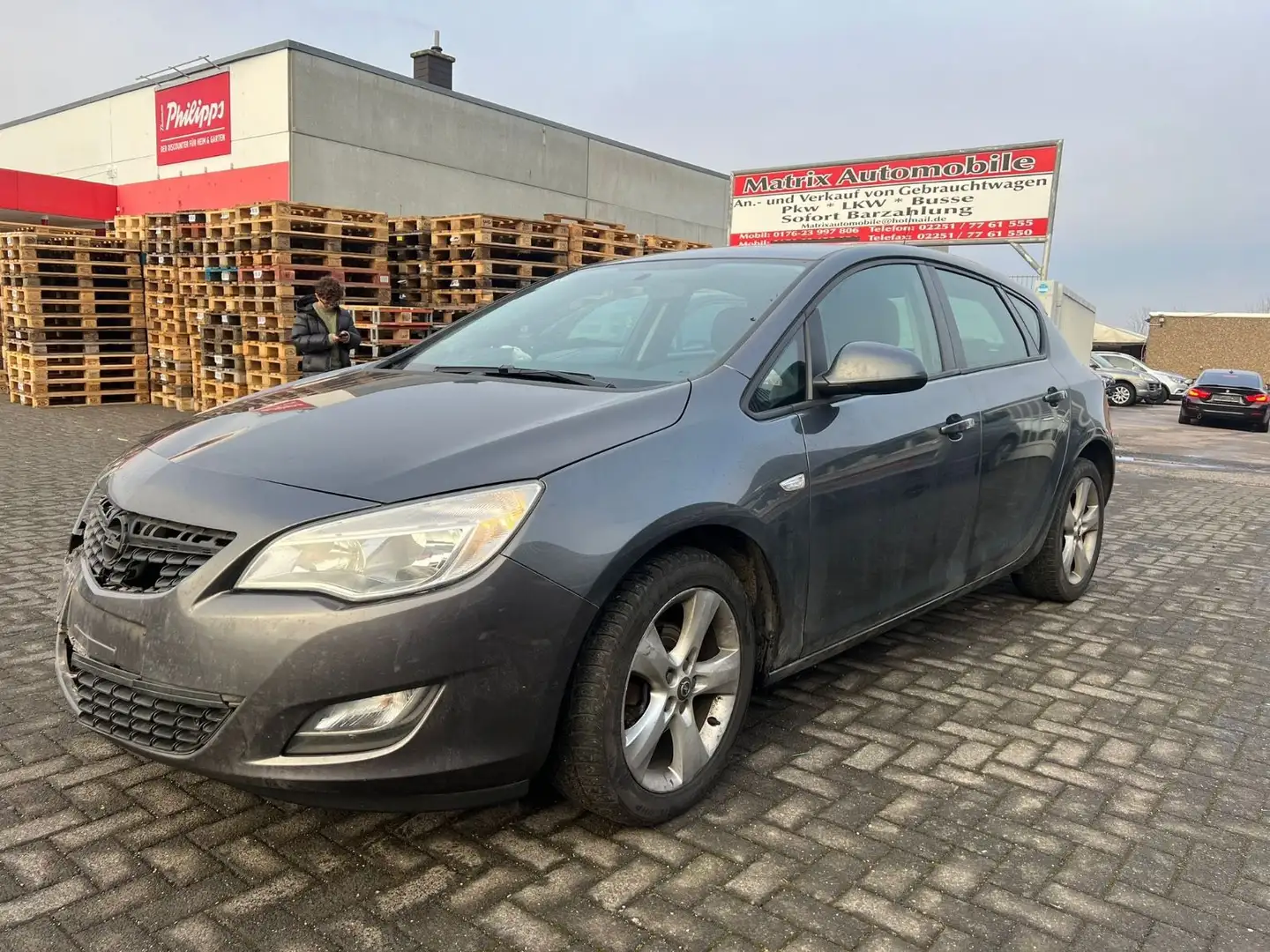 Opel Astra J Lim. 5-trg. Design Edition,Klima ,Euro5 Grau - 1