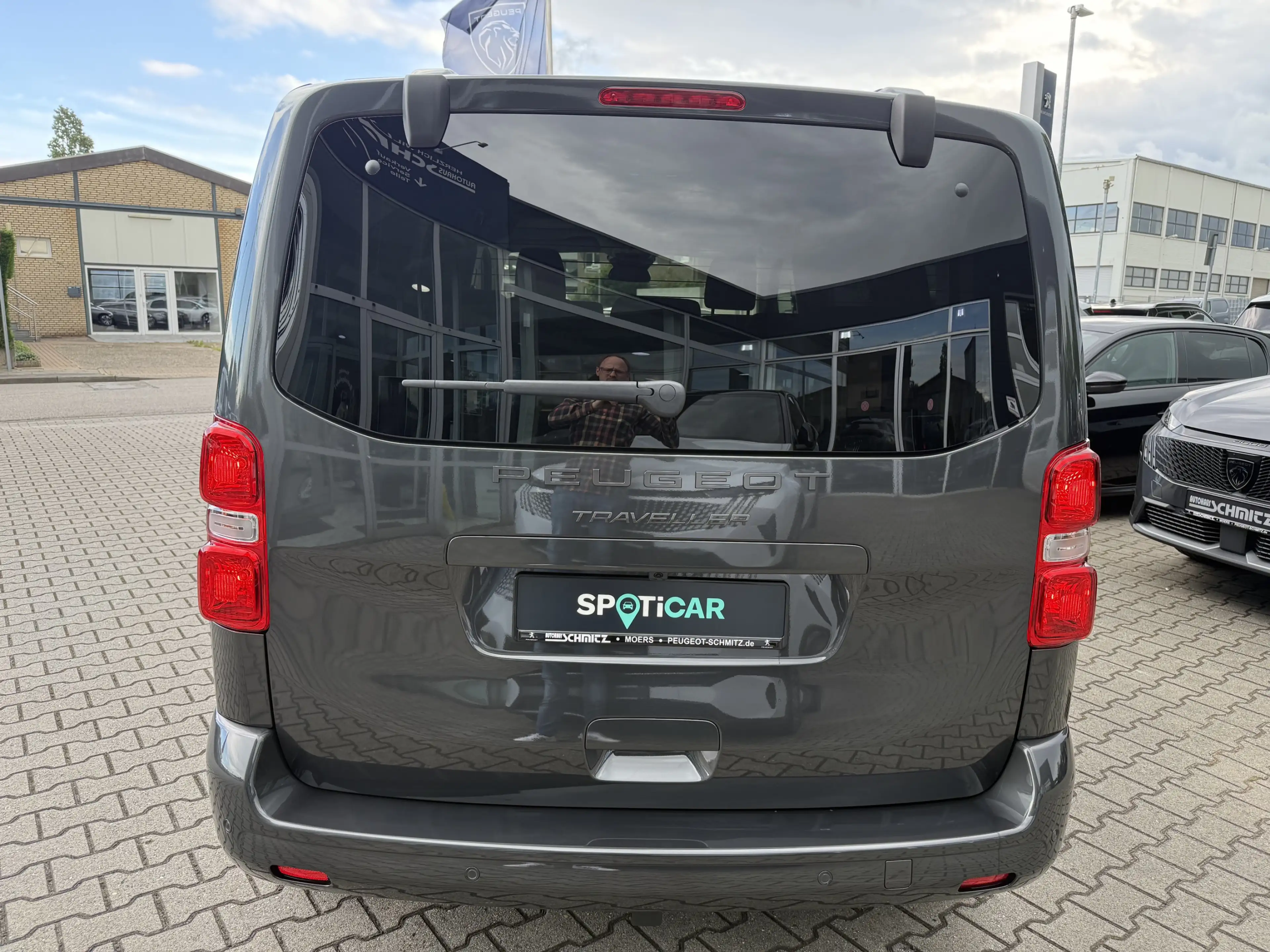 Peugeot Traveller L2 BlueHDI 180, ACC, el. Schiebetüren, AHK, uvm. — photo 6
