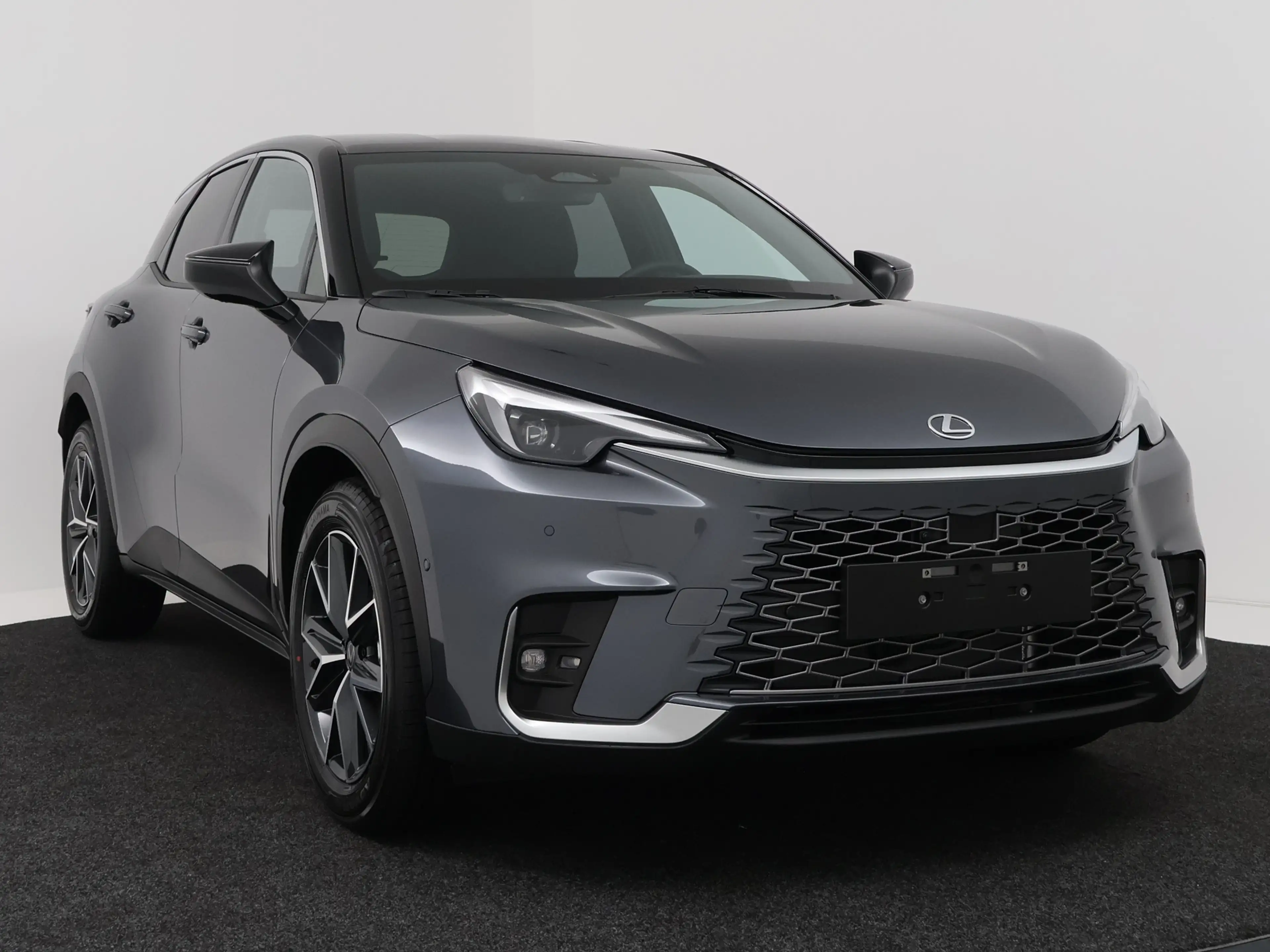Lexus LBX Cool 2WD | Advanced Pack | Mark Levinson Audio | — photo 6