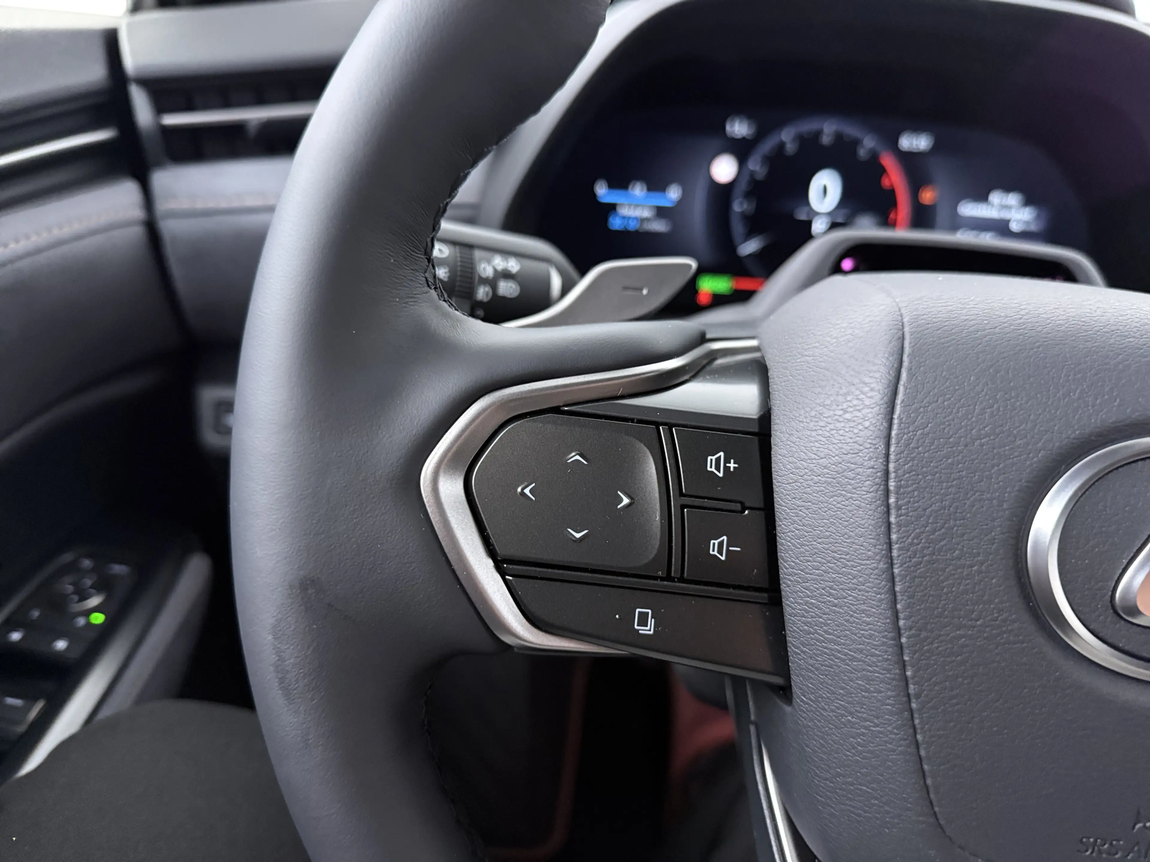 Lexus LBX Cool 2WD | Advanced Pack | Mark Levinson Audio | — photo 4