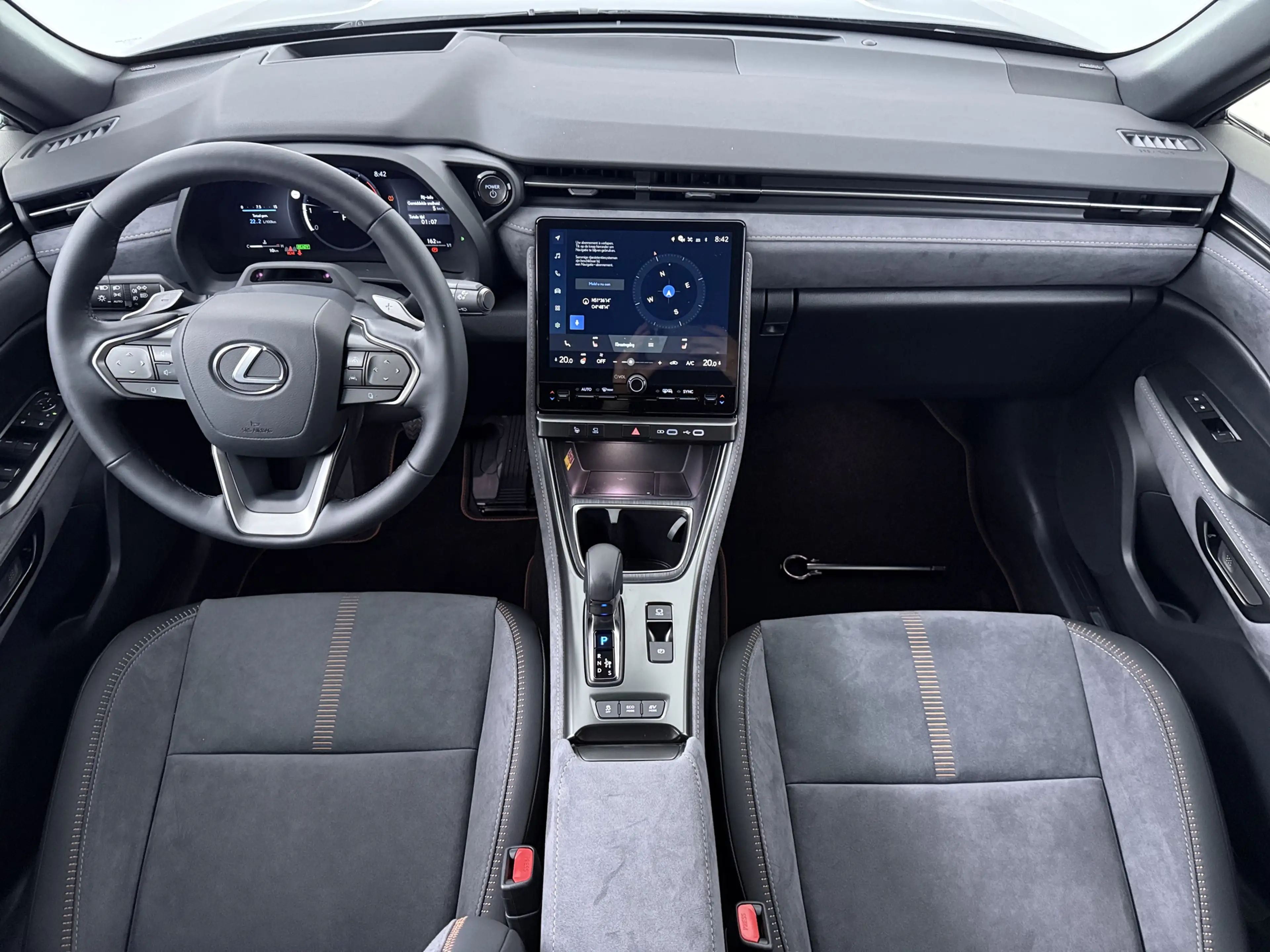 Lexus LBX Cool 2WD | Advanced Pack | Mark Levinson Audio | — photo 13