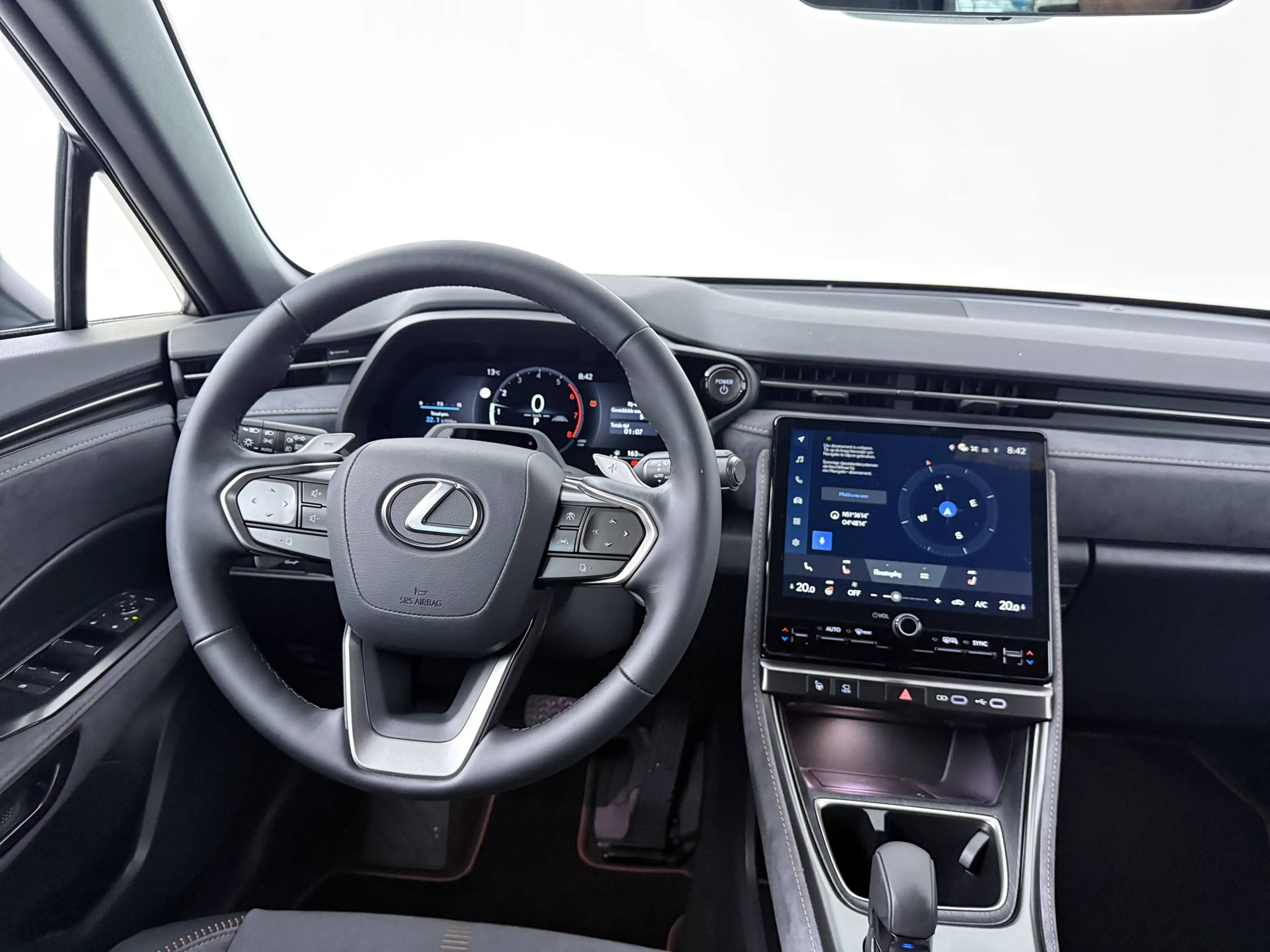 Lexus LBX Cool 2WD | Advanced Pack | Mark Levinson Audio | — photo 12