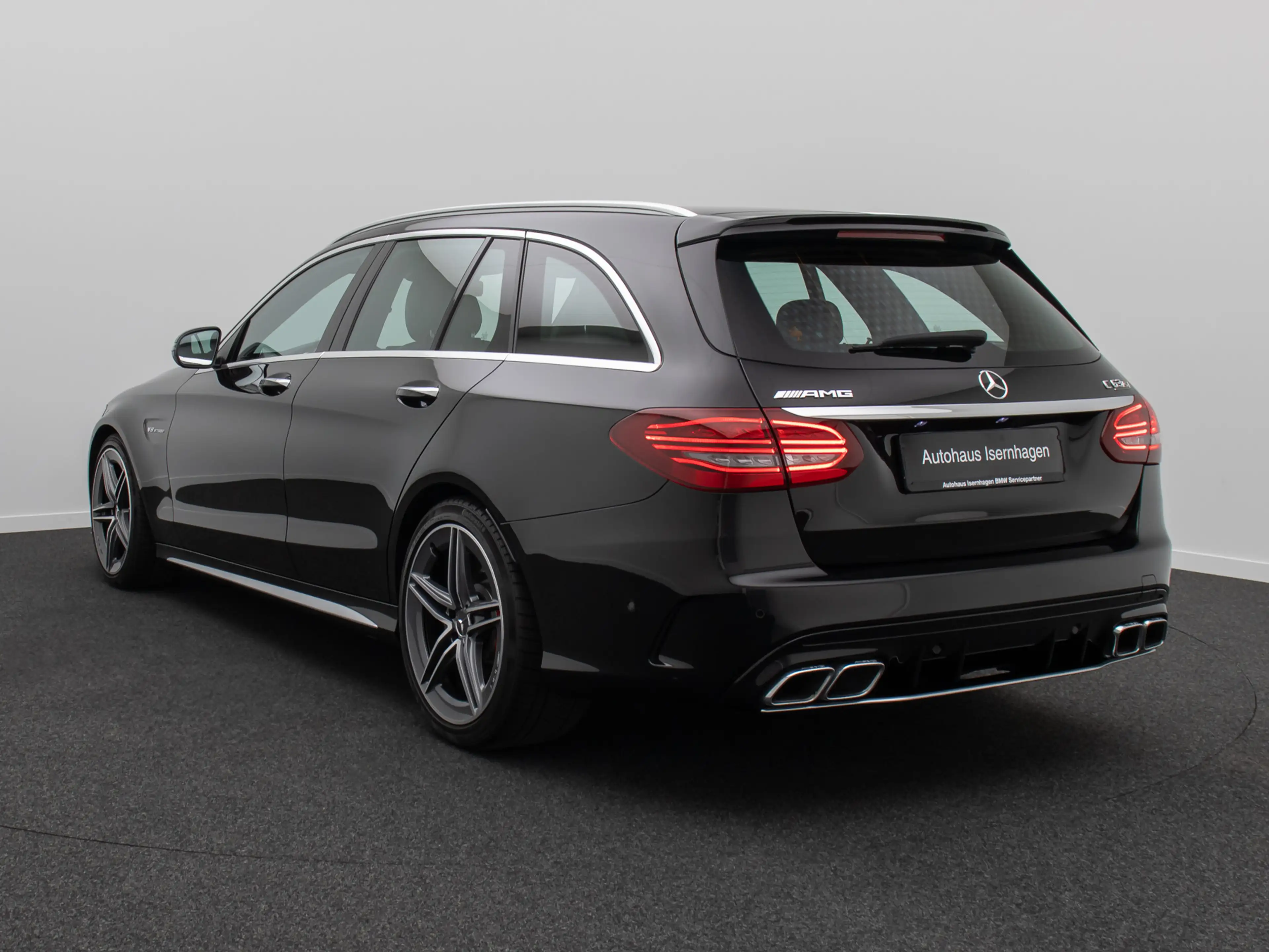 Mercedes-Benz C 63 AMG Panorama DAB Burmester Komfort Voll — photo 9