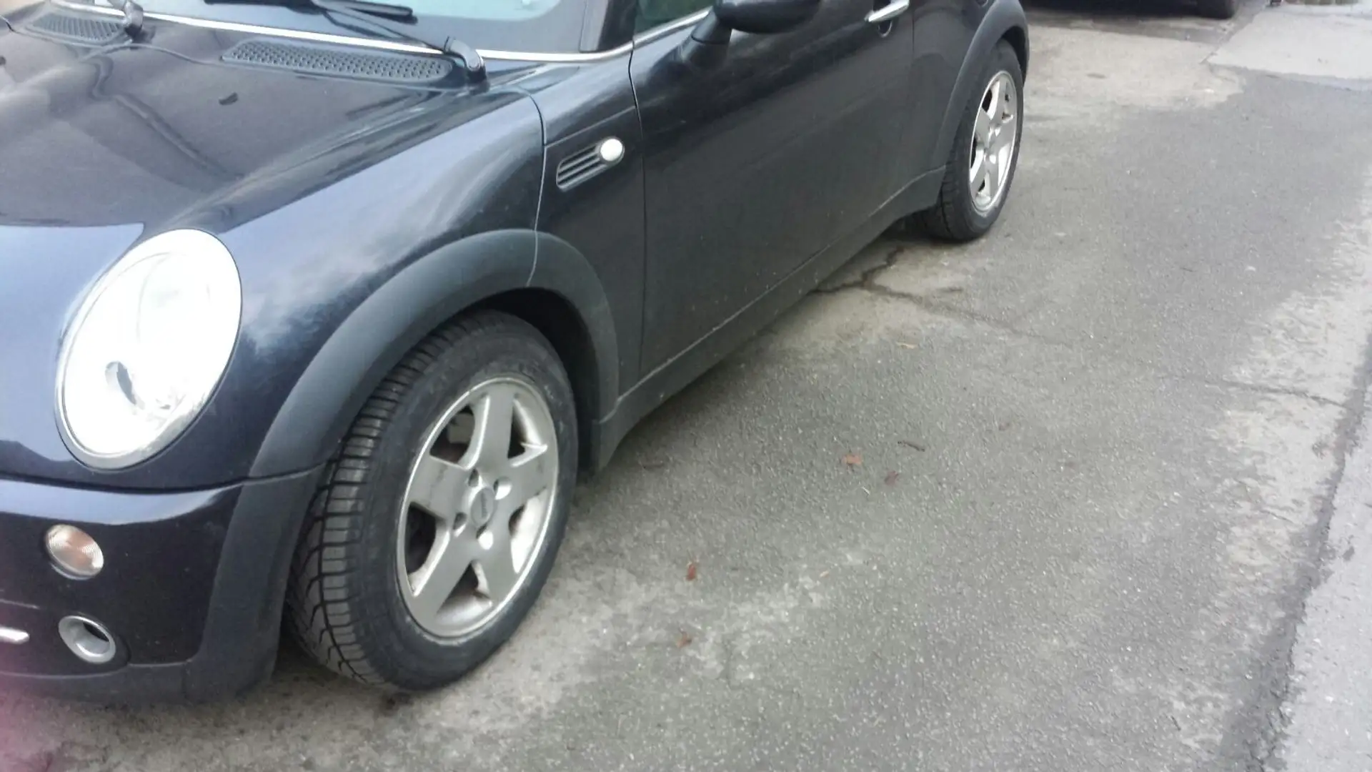 MINI Cooper Cabrio - 1