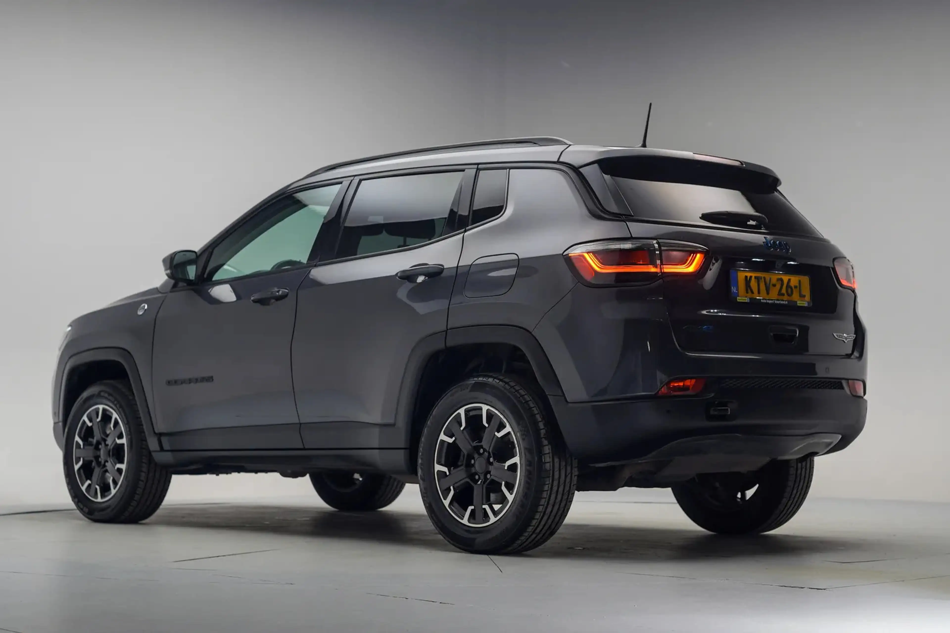 Jeep Compass 240 xe Plug-in Trailhawk [ SoH 91,4% | LED Navi Ca — photo 3