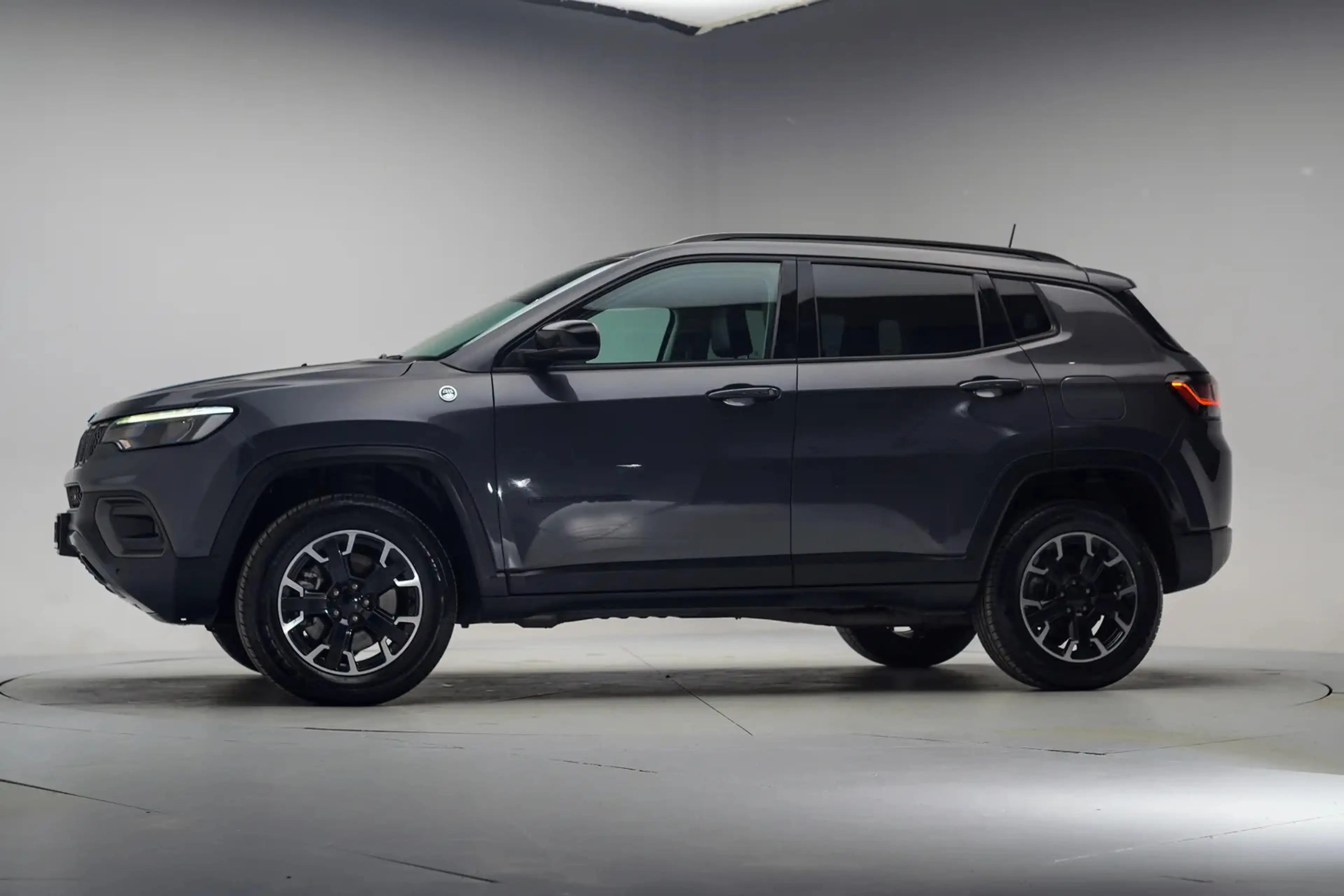 Jeep Compass 240 xe Plug-in Trailhawk [ SoH 91,4% | LED Navi Ca — photo 2