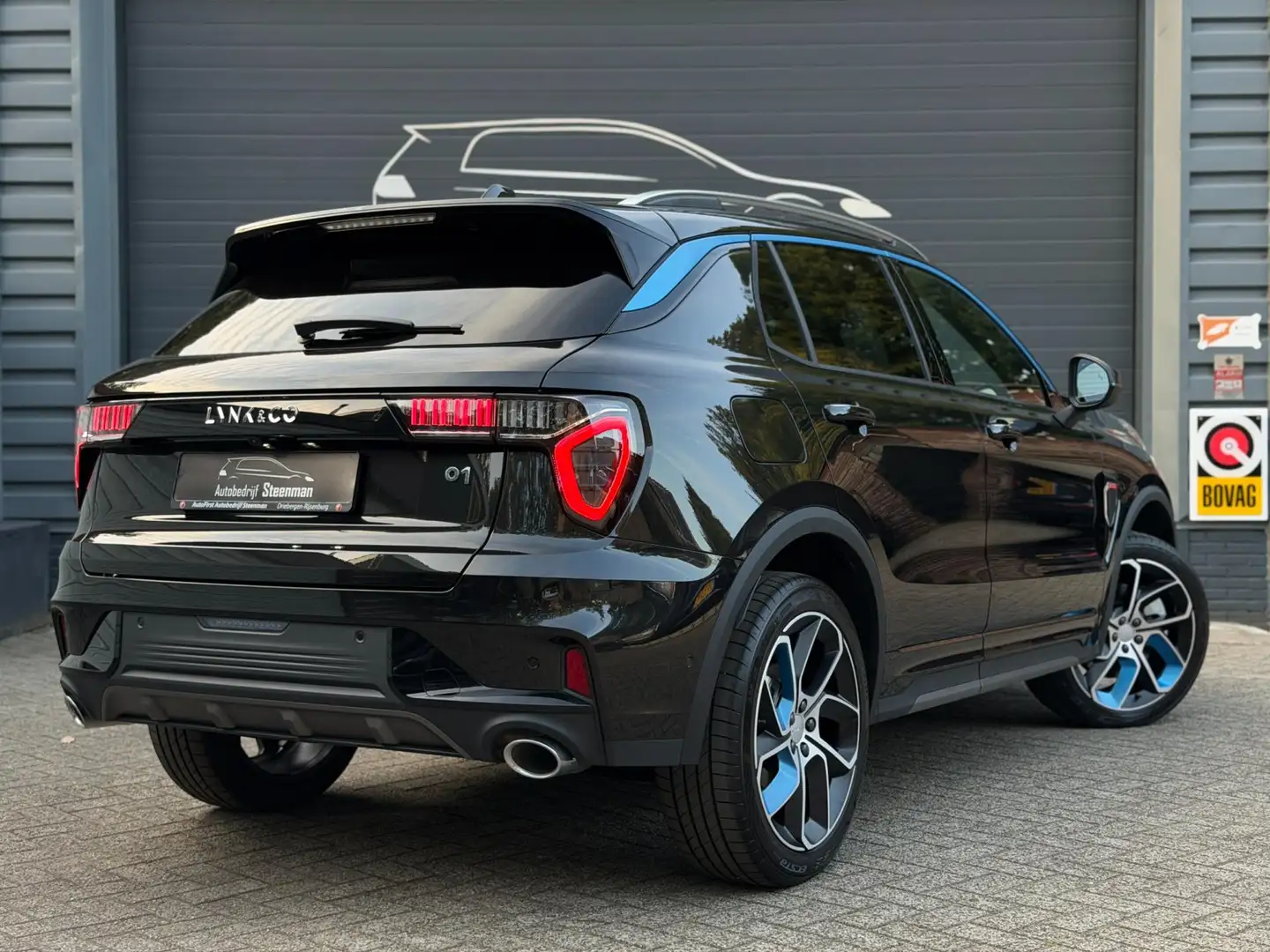 Lynk & Co 01 1.5 | 360 Cam | Sfeerverl. | Panorama | NIEUW Noir - 2