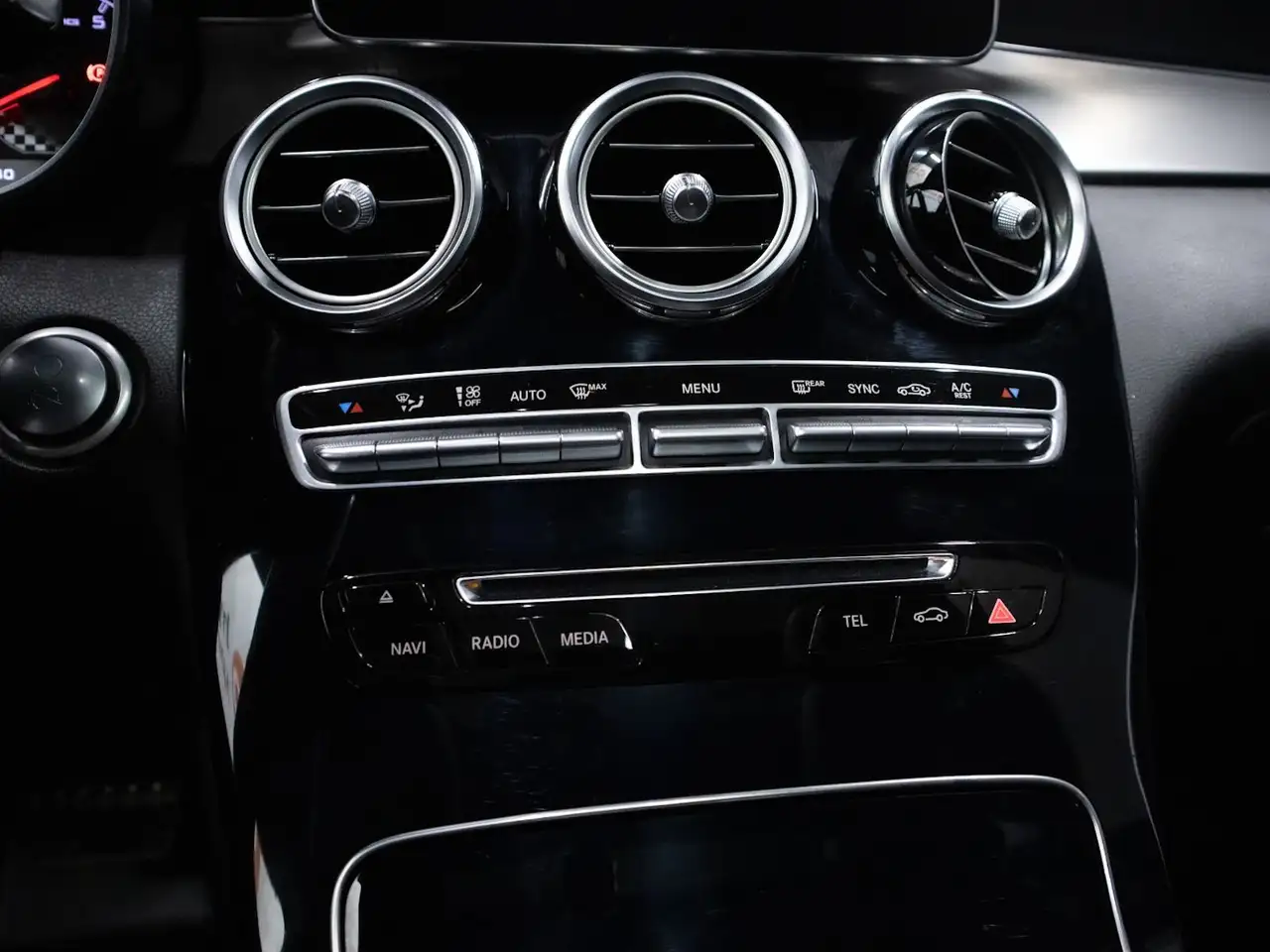 Mercedes-Benz GLC photo Mercedes-Benz GLC