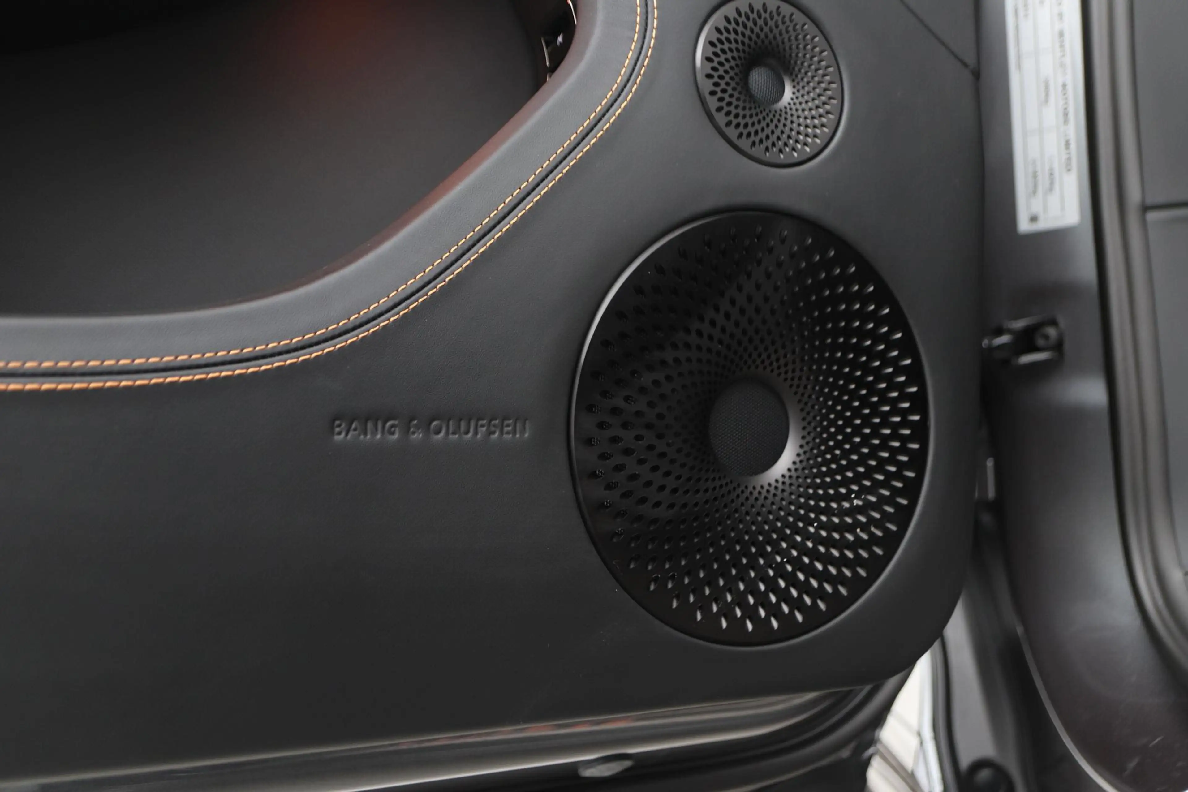Bentley Continental GTC 4.0 V8 Hybrid Black Edition | Touring Specificatio — photo 14