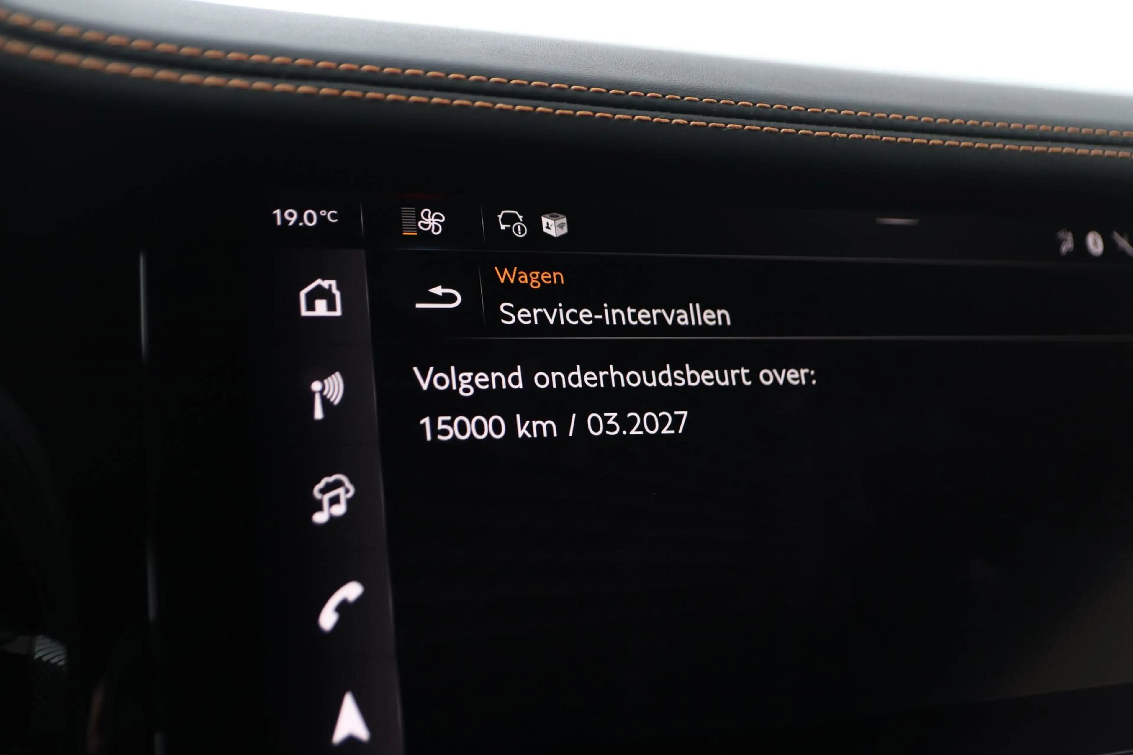 Bentley Continental GTC 4.0 V8 Hybrid Black Edition | Touring Specificatio — photo 28