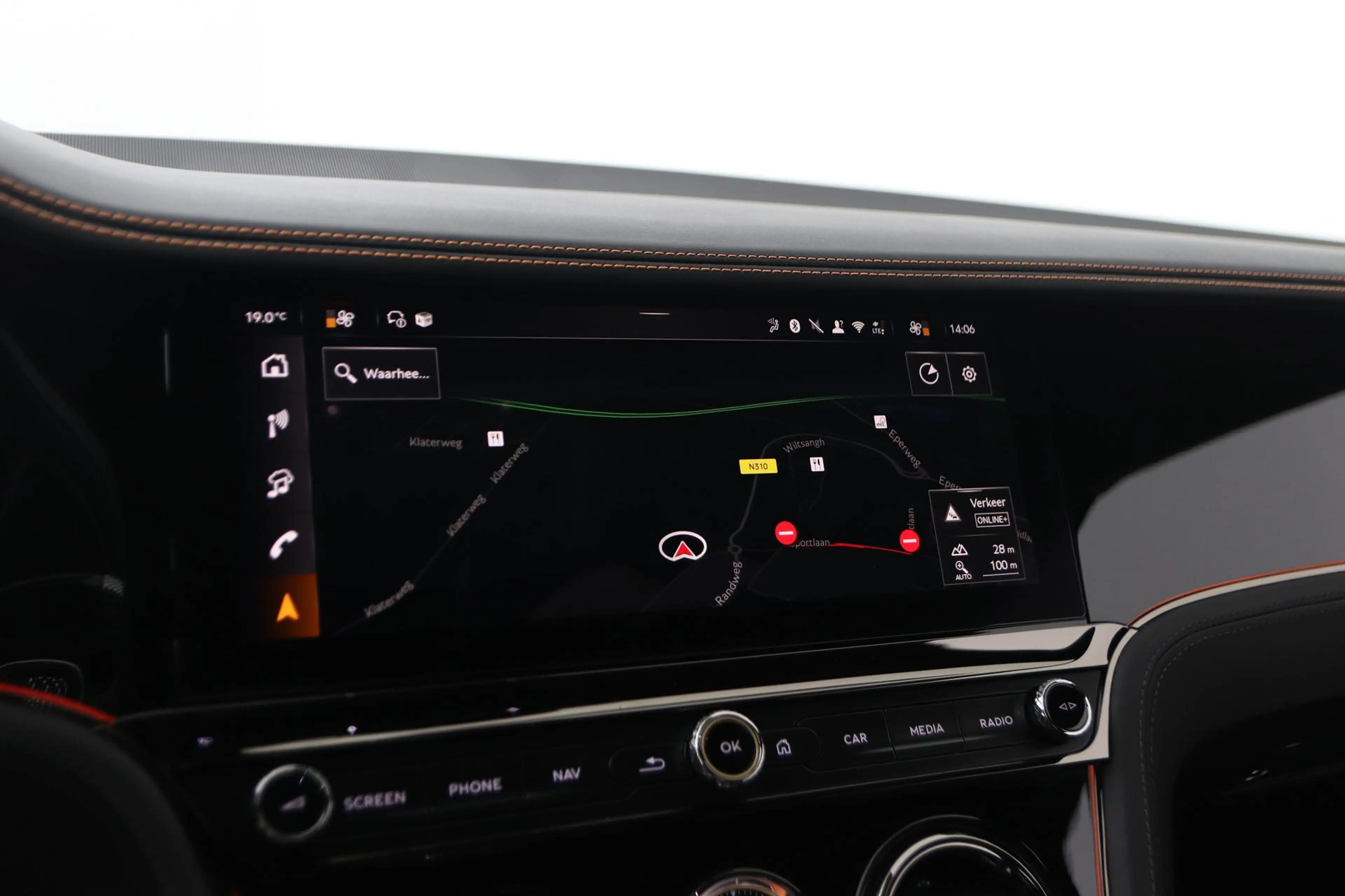 Bentley Continental GTC 4.0 V8 Hybrid Black Edition | Touring Specificatio — photo 21