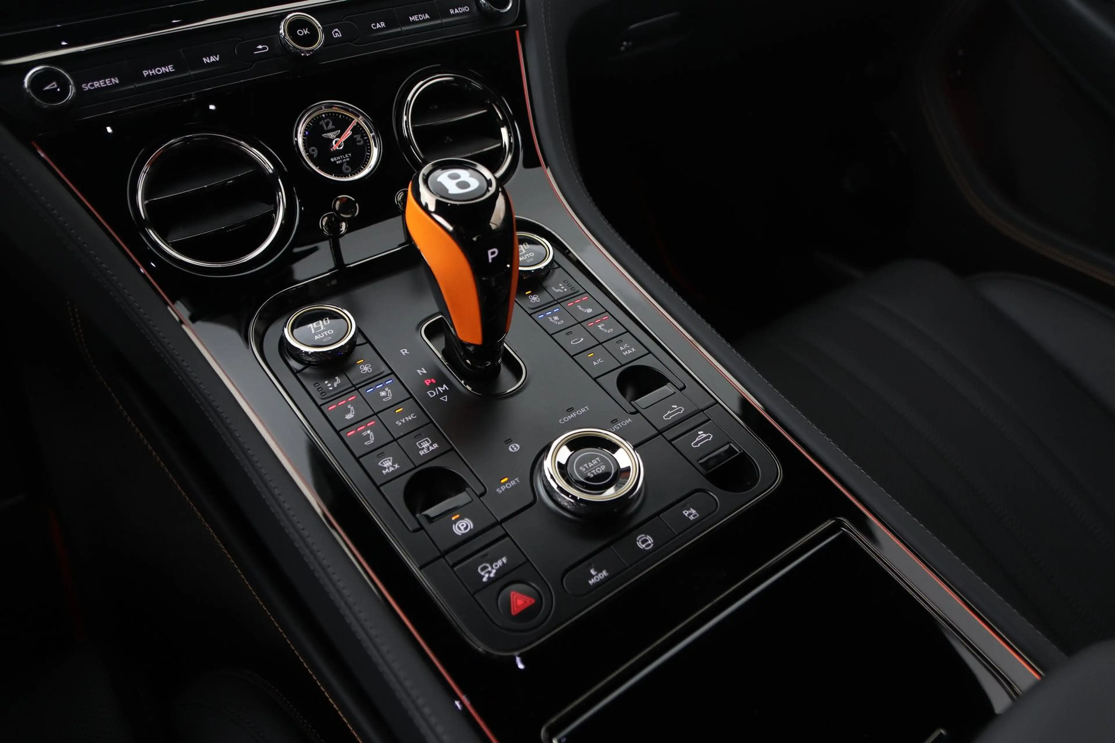 Bentley Continental GTC 4.0 V8 Hybrid Black Edition | Touring Specificatio — photo 33