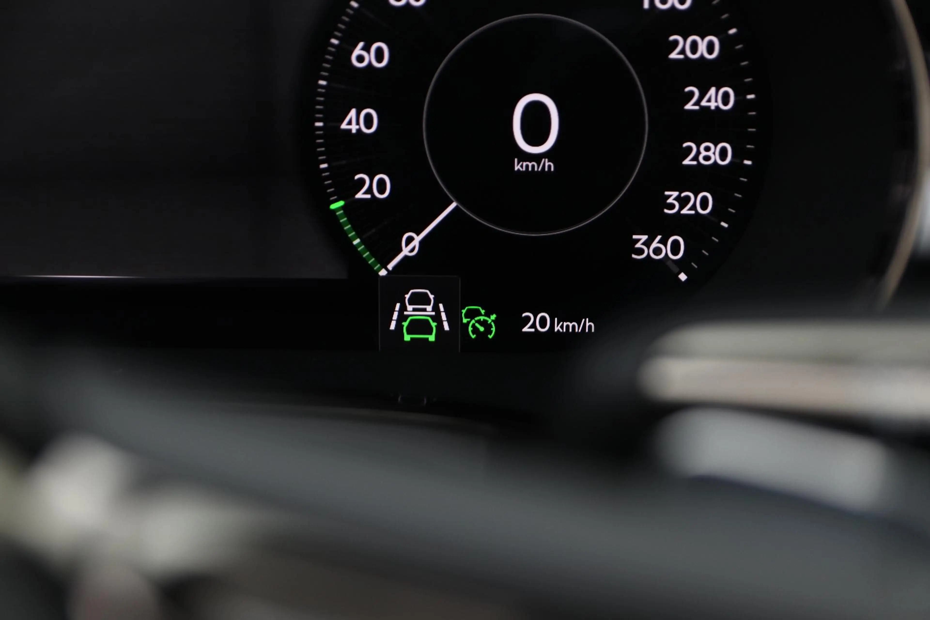 Bentley Continental GTC 4.0 V8 Hybrid Black Edition | Touring Specificatio — photo 20