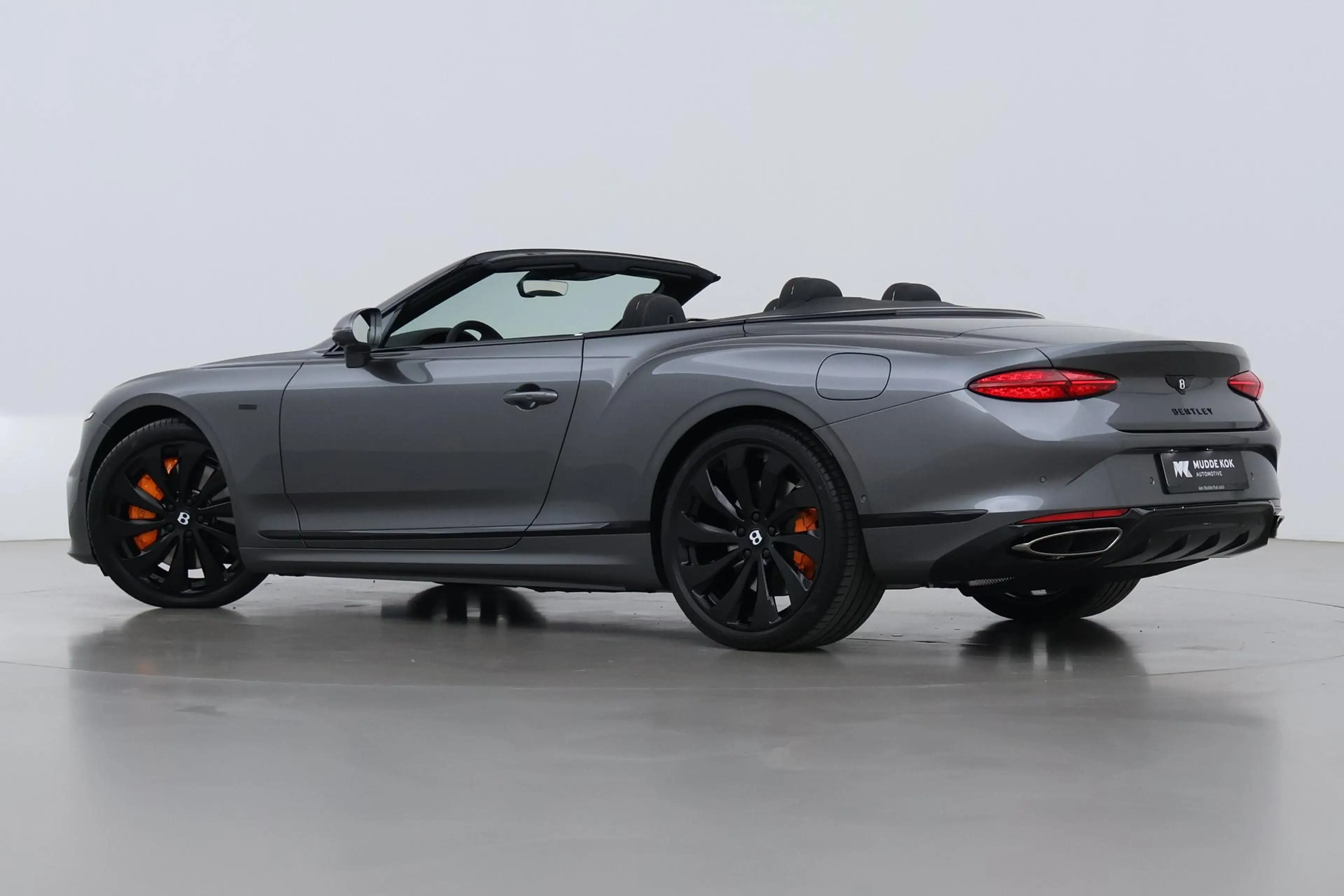 Bentley Continental GTC 4.0 V8 Hybrid Black Edition | Touring Specificatio — photo 2