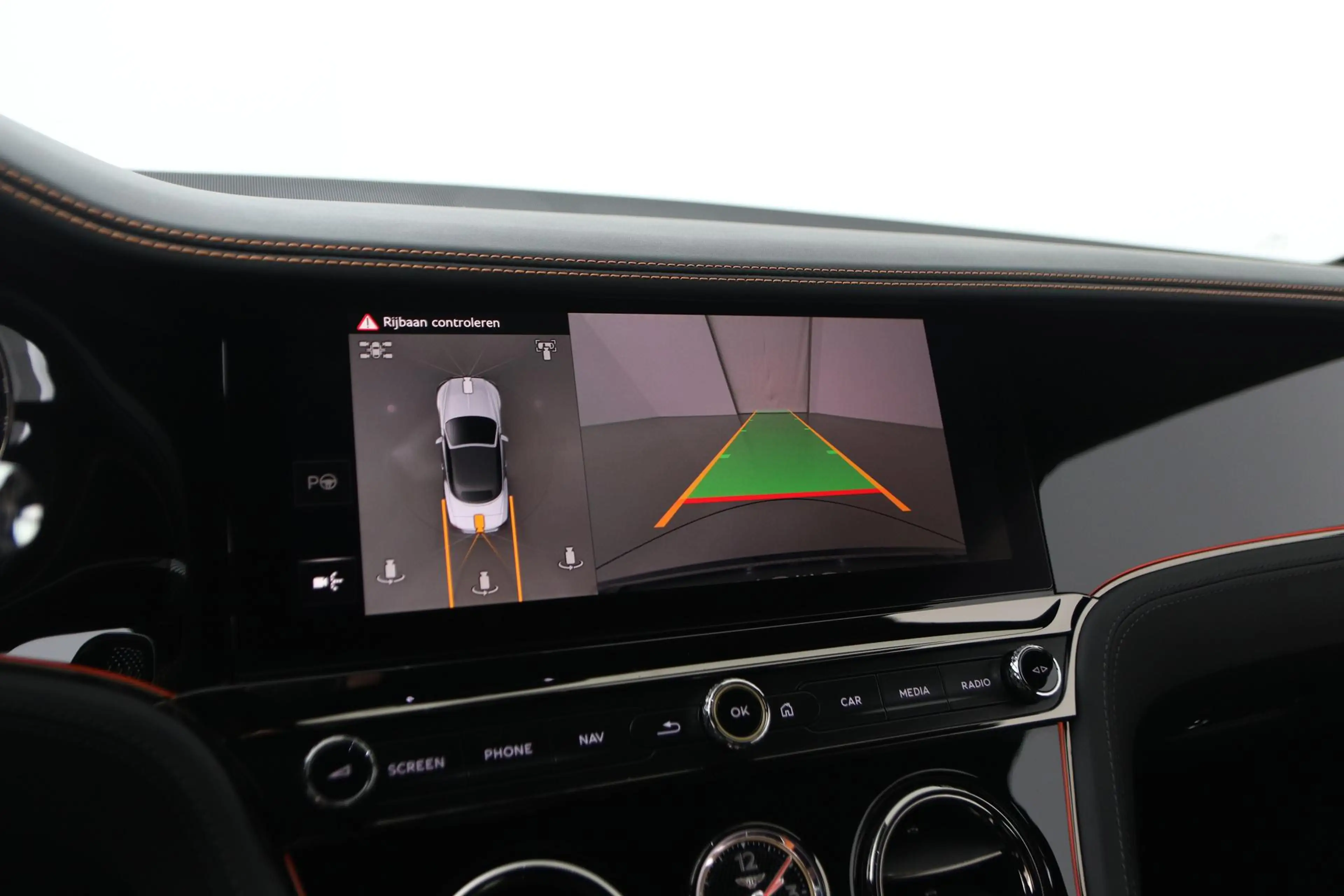 Bentley Continental GTC 4.0 V8 Hybrid Black Edition | Touring Specificatio — photo 29