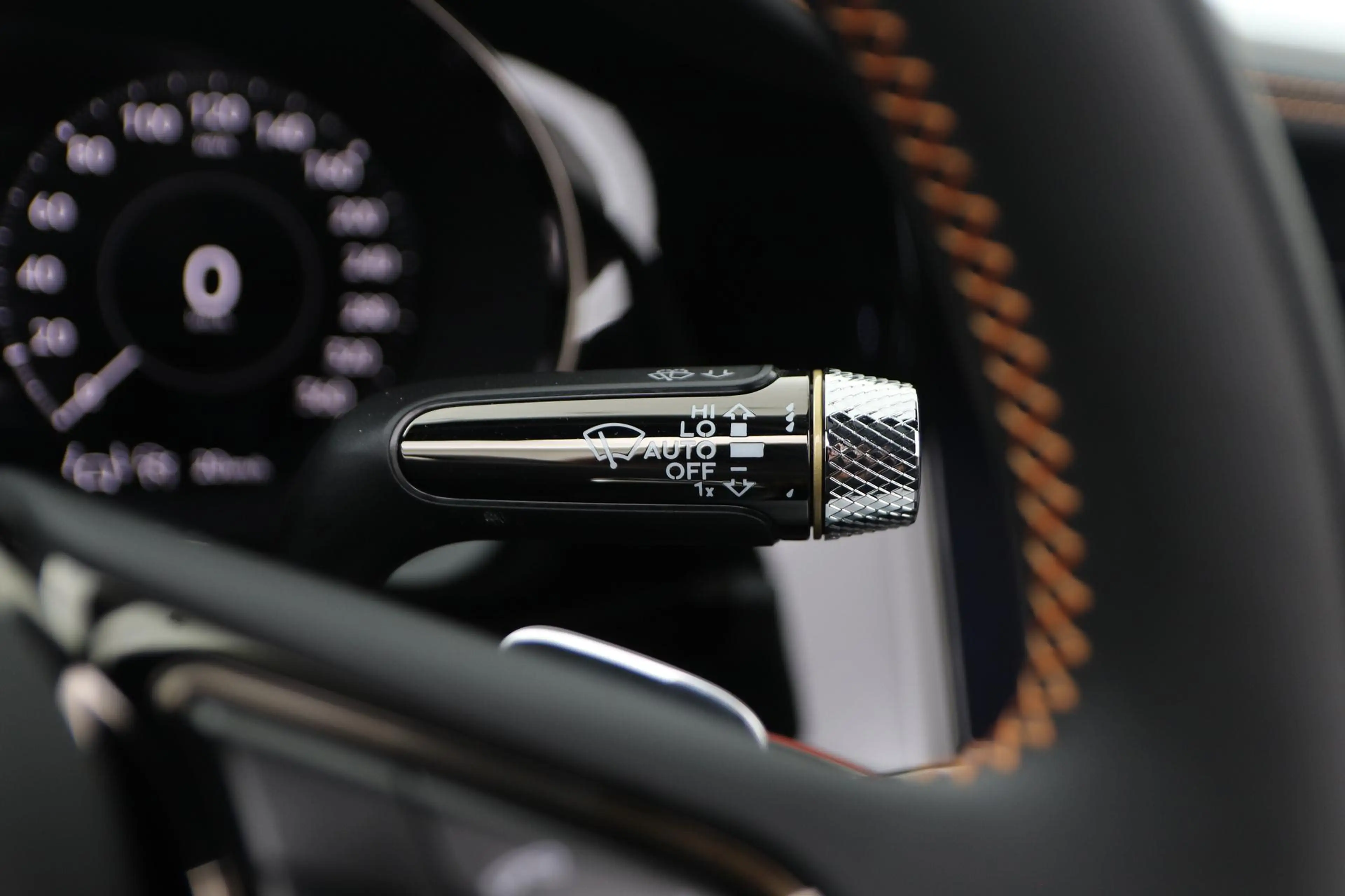 Bentley Continental GTC 4.0 V8 Hybrid Black Edition | Touring Specificatio — photo 42