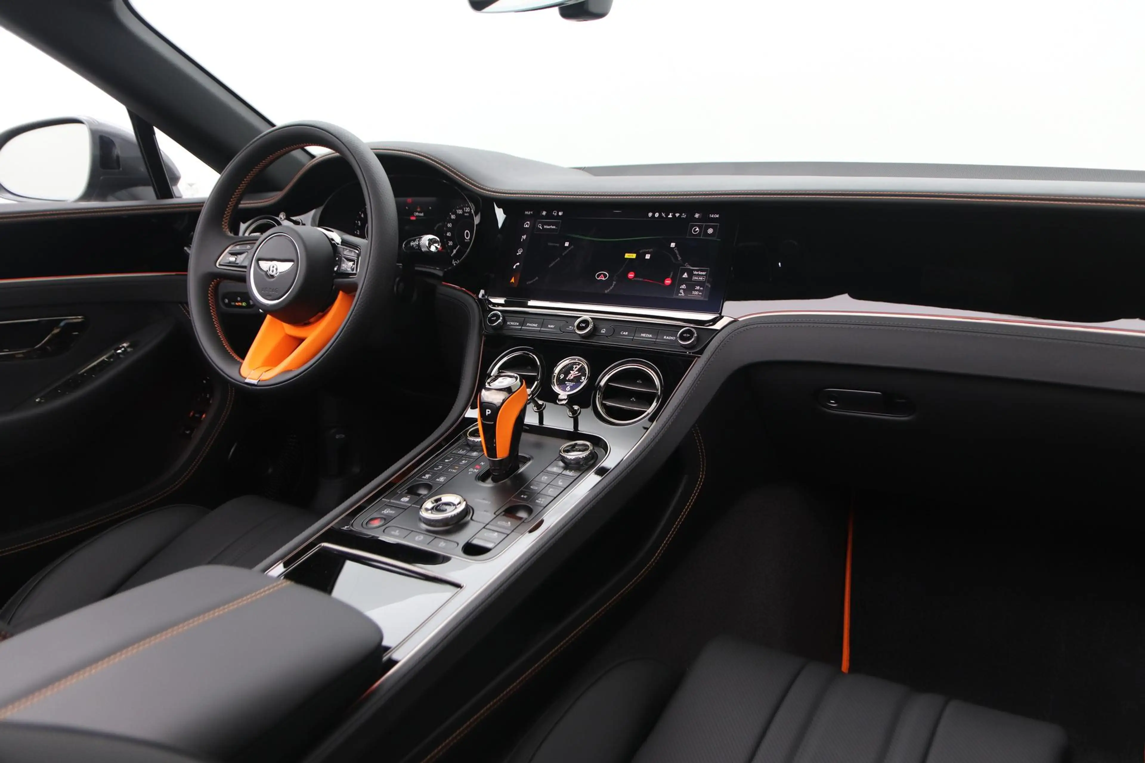 Bentley Continental GTC 4.0 V8 Hybrid Black Edition | Touring Specificatio — photo 17