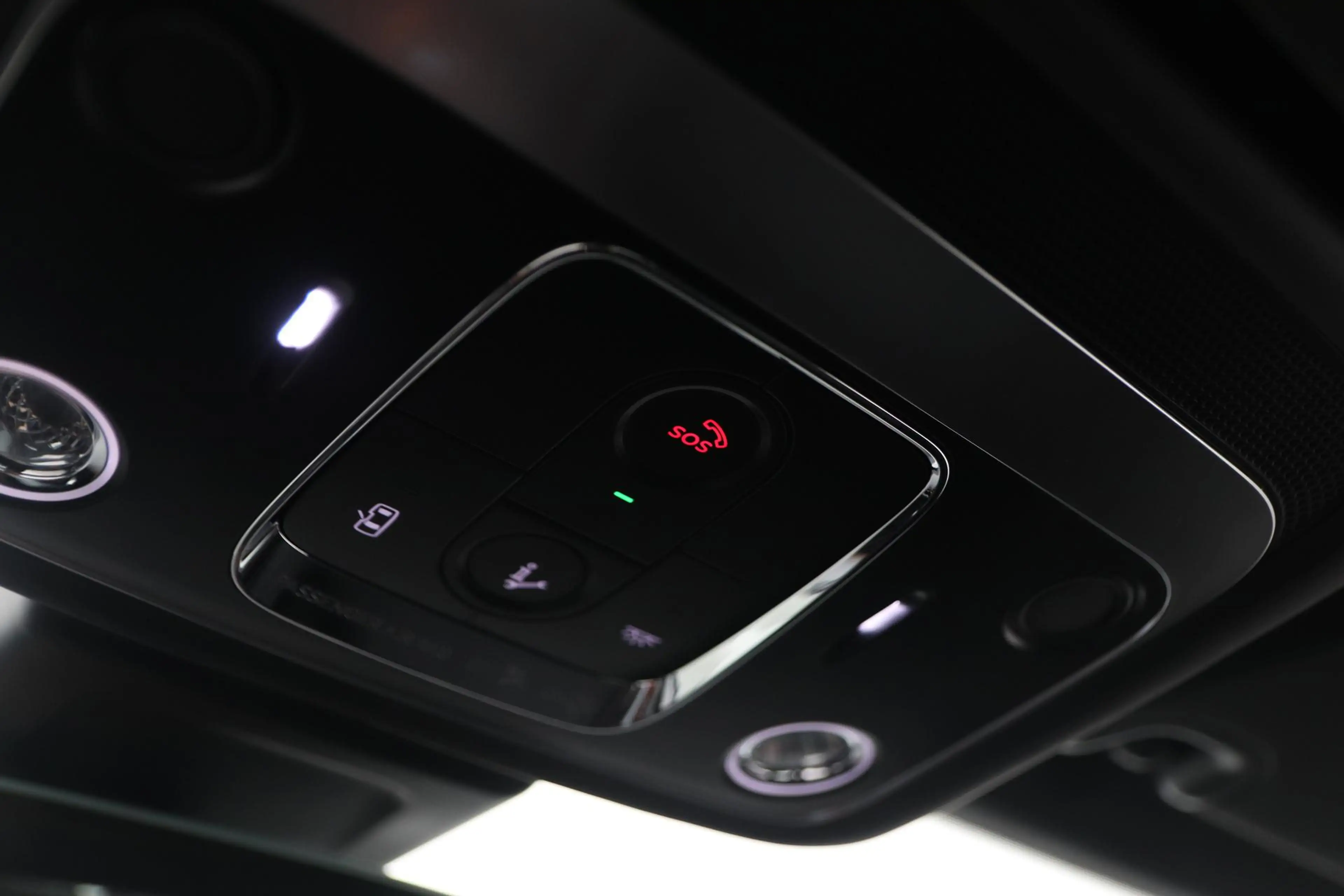 Bentley Continental GTC 4.0 V8 Hybrid Black Edition | Touring Specificatio — photo 31