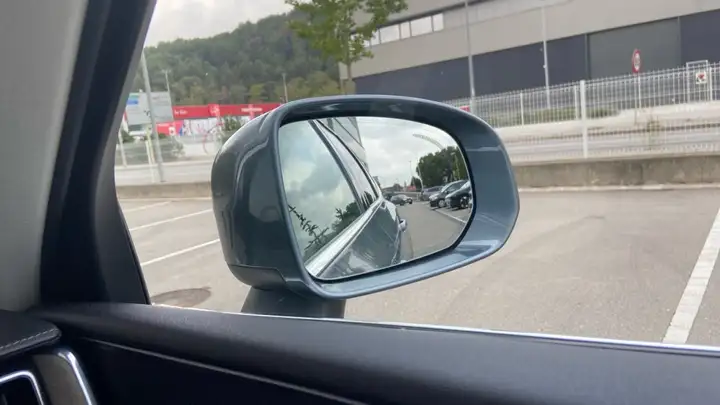 Volvo XC60 2020, foto 21