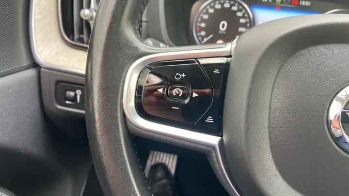 Volvo XC60 2020, foto 19