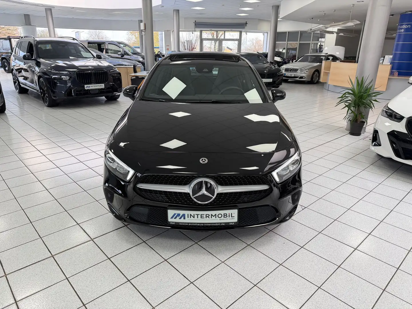 Mercedes-Benz A 200 7G-DCT PANO*LED*KAMERA*KLIMA*LEDER*CarPlay Schwarz - 2