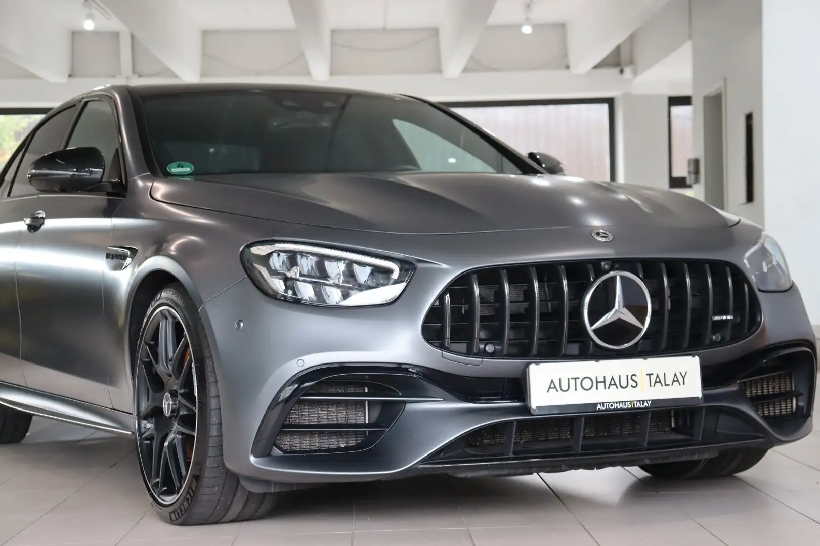 Mercedes-Benz E 63 AMG E 63 S AMG Lim. *Pano*HUD*Carbn1+2*Night*BURM* Grau - 2