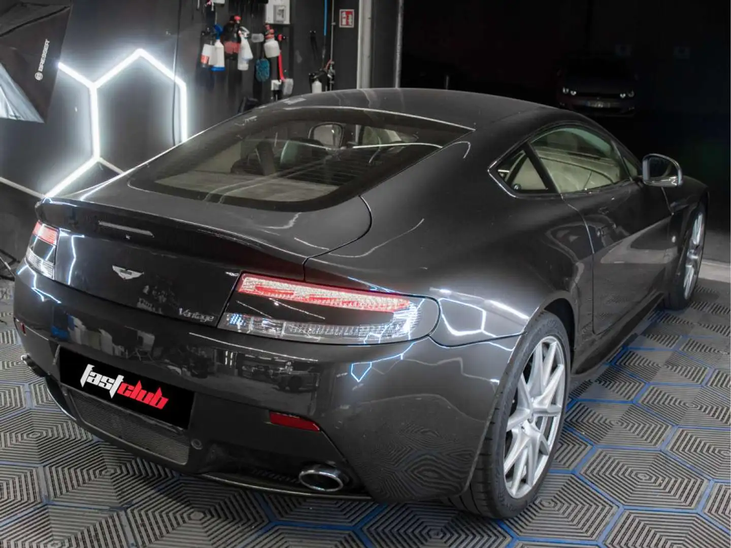 Aston Martin V8 Vantage *MY 12.25* 4.7 426 CV QUANTUM SILVER Szary - 2