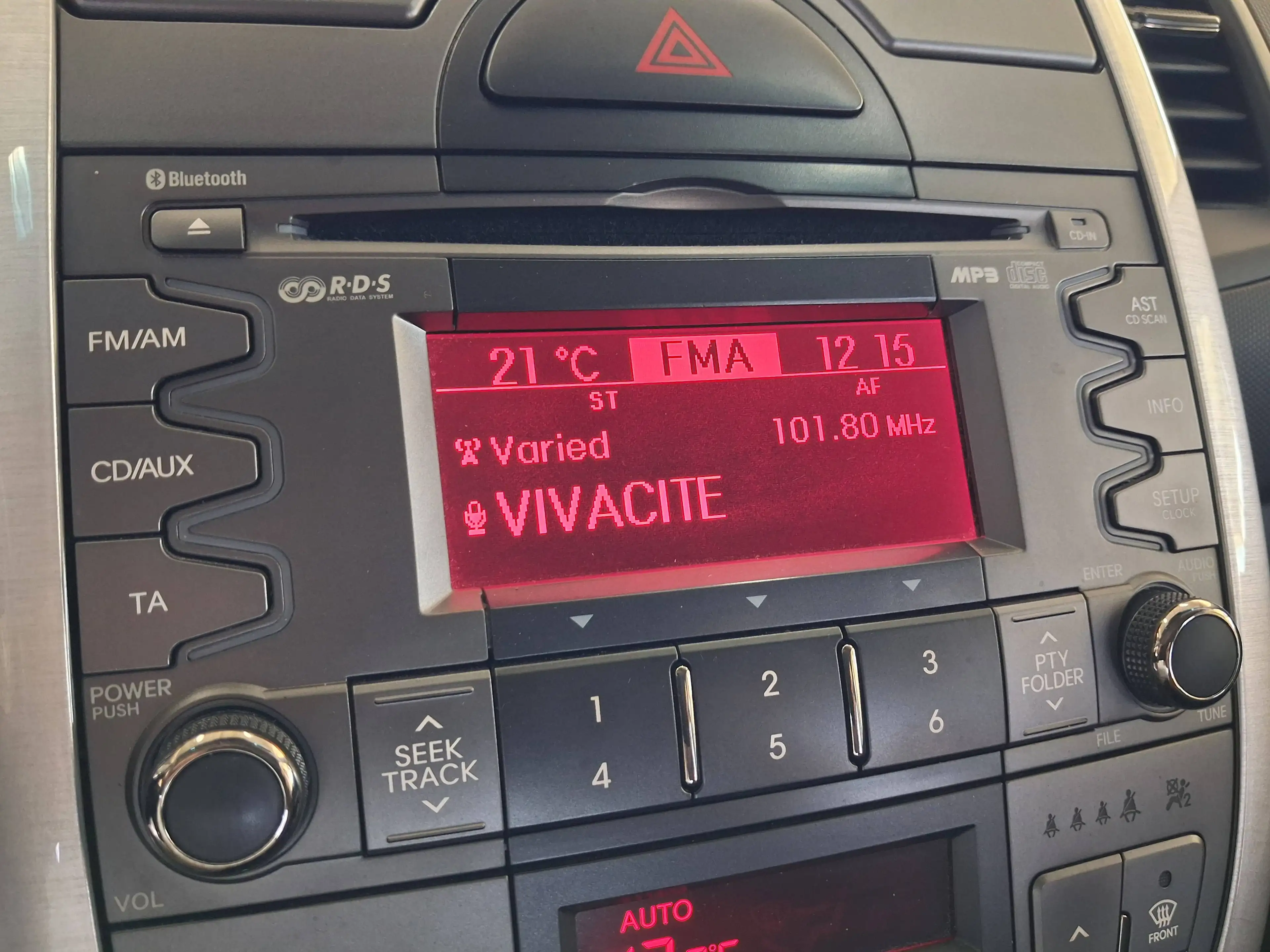 Kia Soul Soul 1.6 CRDi Mate / 1 ERE MAIN / CARNET / CLIM / BLUETOOTH / GARANTIE — photo 14