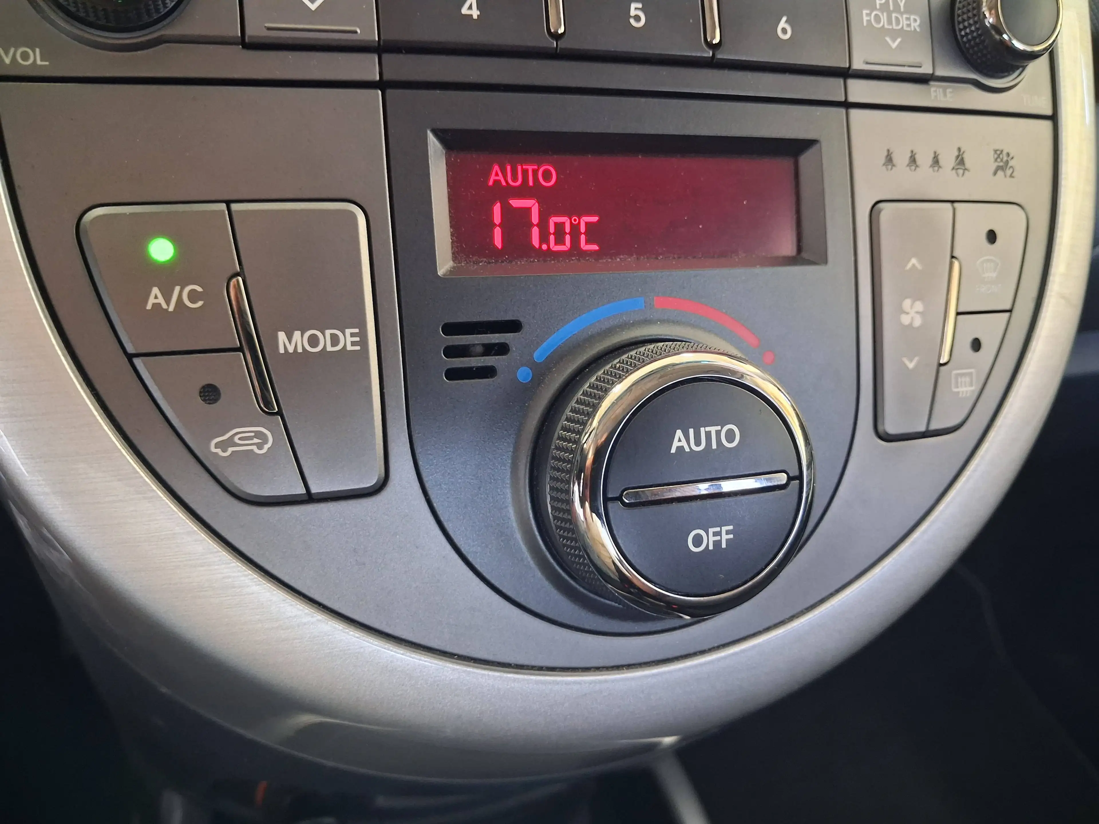 Kia Soul Soul 1.6 CRDi Mate / 1 ERE MAIN / CARNET / CLIM / BLUETOOTH / GARANTIE — photo 13