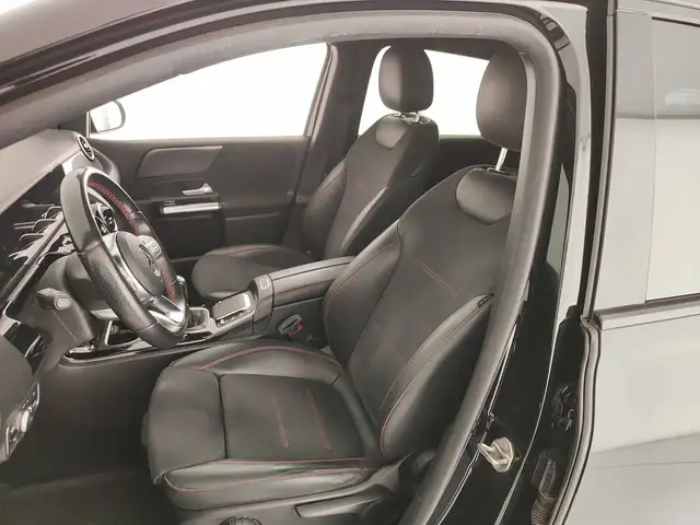 Mercedes-Benz B-Class view 13