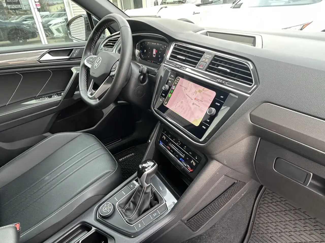 Volkswagen Tiguan снимка Volkswagen Tiguan