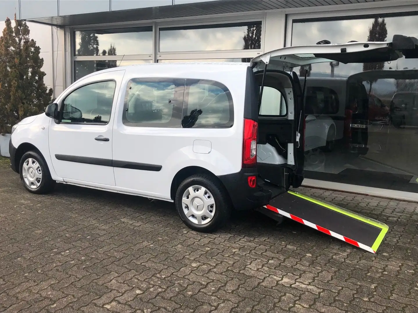 Mercedes-Benz Citan Kombi 109 CDI lang Rollstuhlrampe Blanc - 1