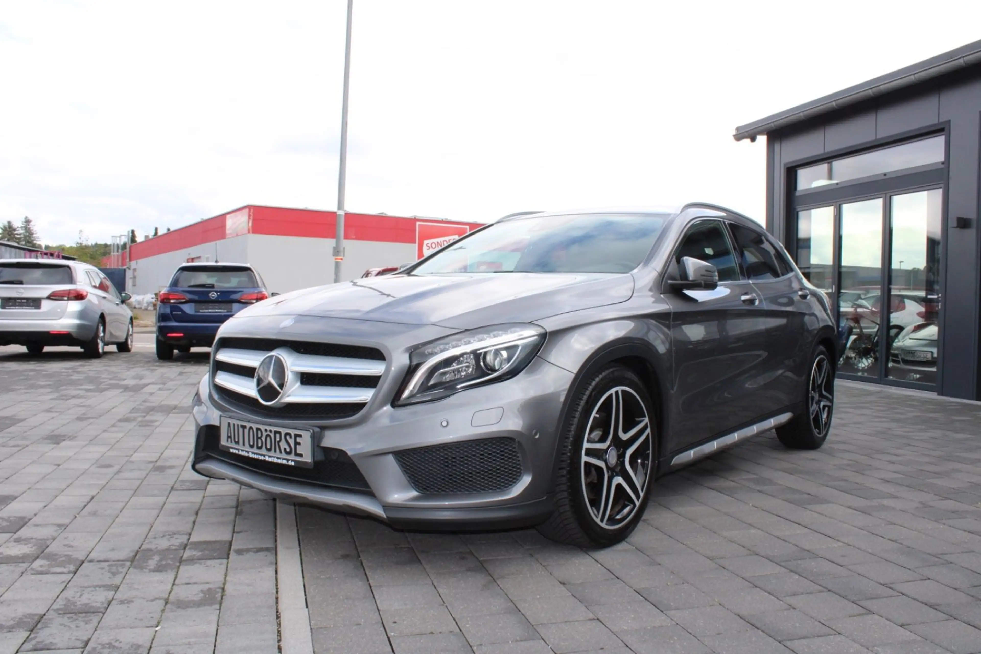 Mercedes-Benz GLA 250 4Matic *AMG* — photo 3