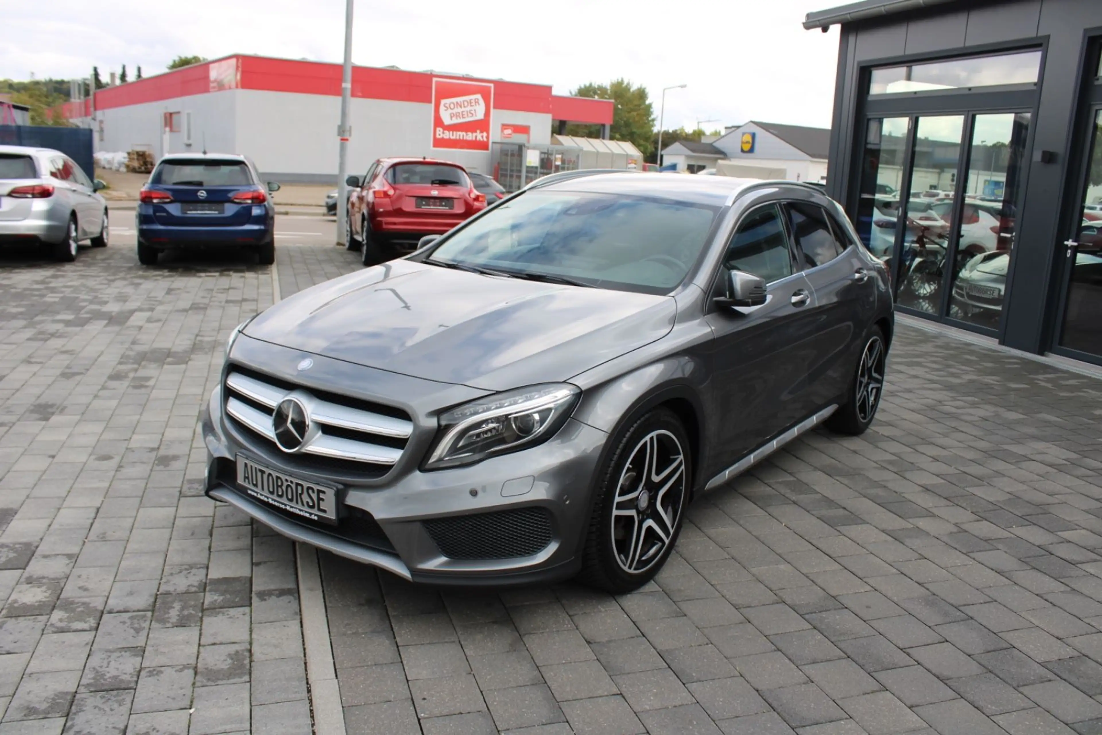 Mercedes-Benz GLA 250 4Matic *AMG* — photo 2