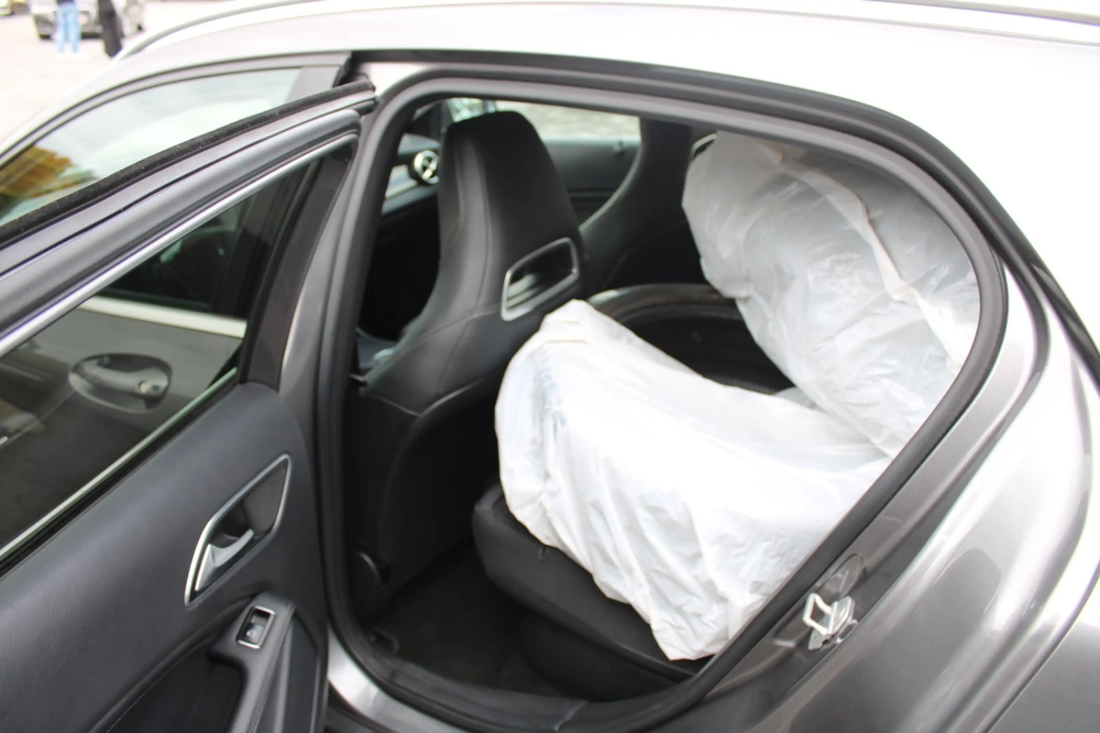 Mercedes-Benz GLA 250 4Matic *AMG* — photo 14
