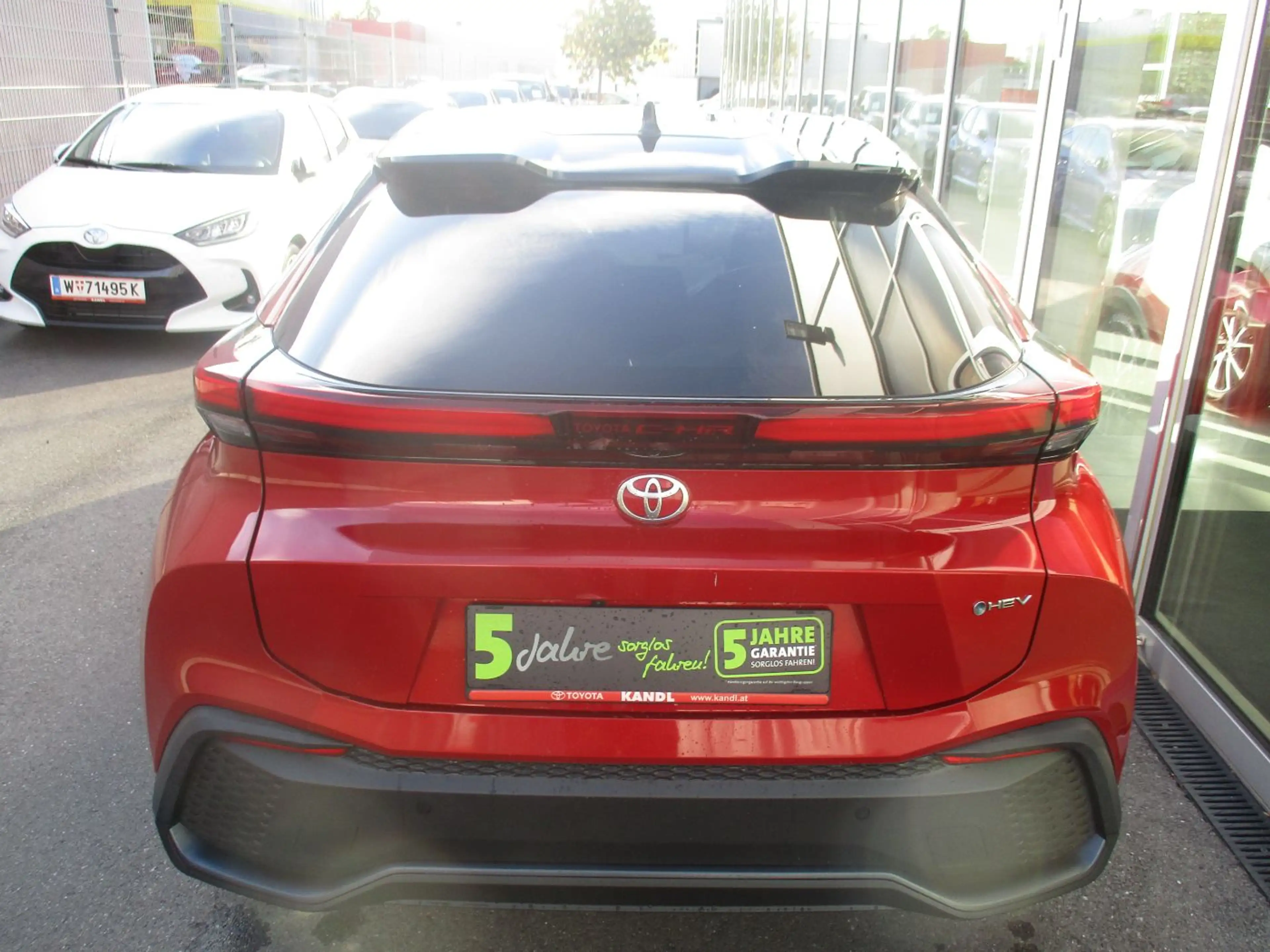 Toyota C-HR 1.8 FWD Active Drive ACC+Navi+SHZ+2xKlima — photo 5