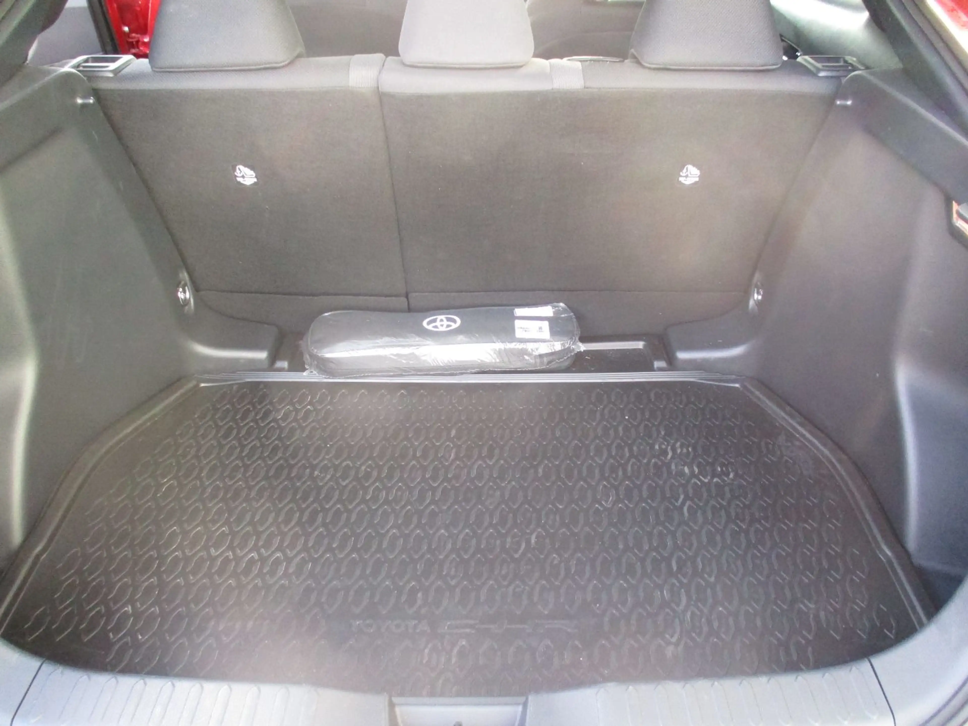 Toyota C-HR 1.8 FWD Active Drive ACC+Navi+SHZ+2xKlima — photo 7