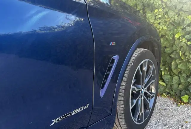 BMW X3 view 8