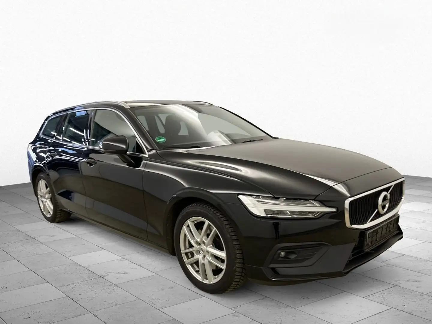 Volvo V60 Kombi Momentum Pro Schwarz - 2
