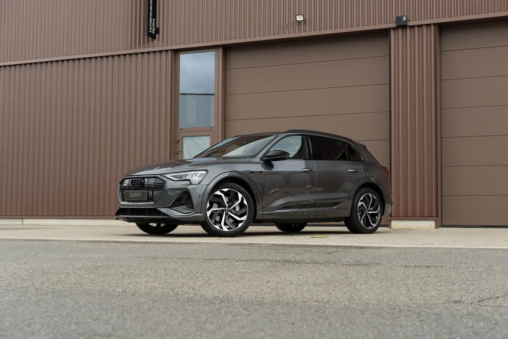 Audi e-tron e-tron 55 Quattro S line | Pano | Luchtvering Gris - 2