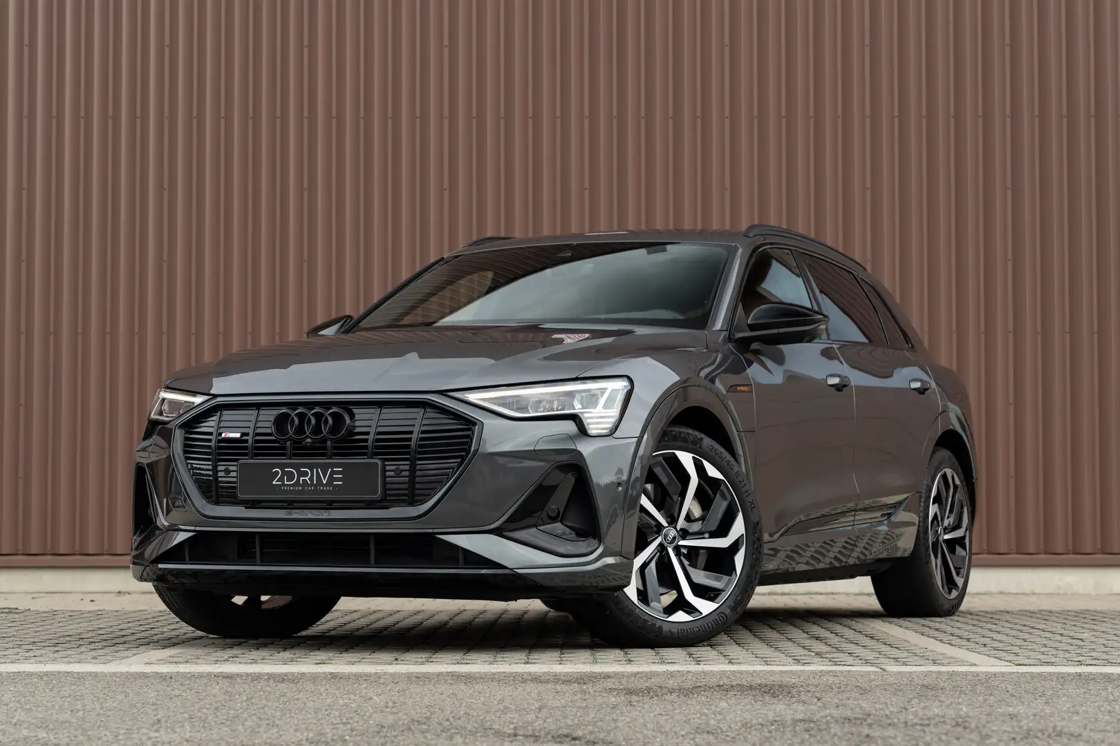 Audi e-tron e-tron 55 Quattro S line | Pano | Luchtvering Gris - 1