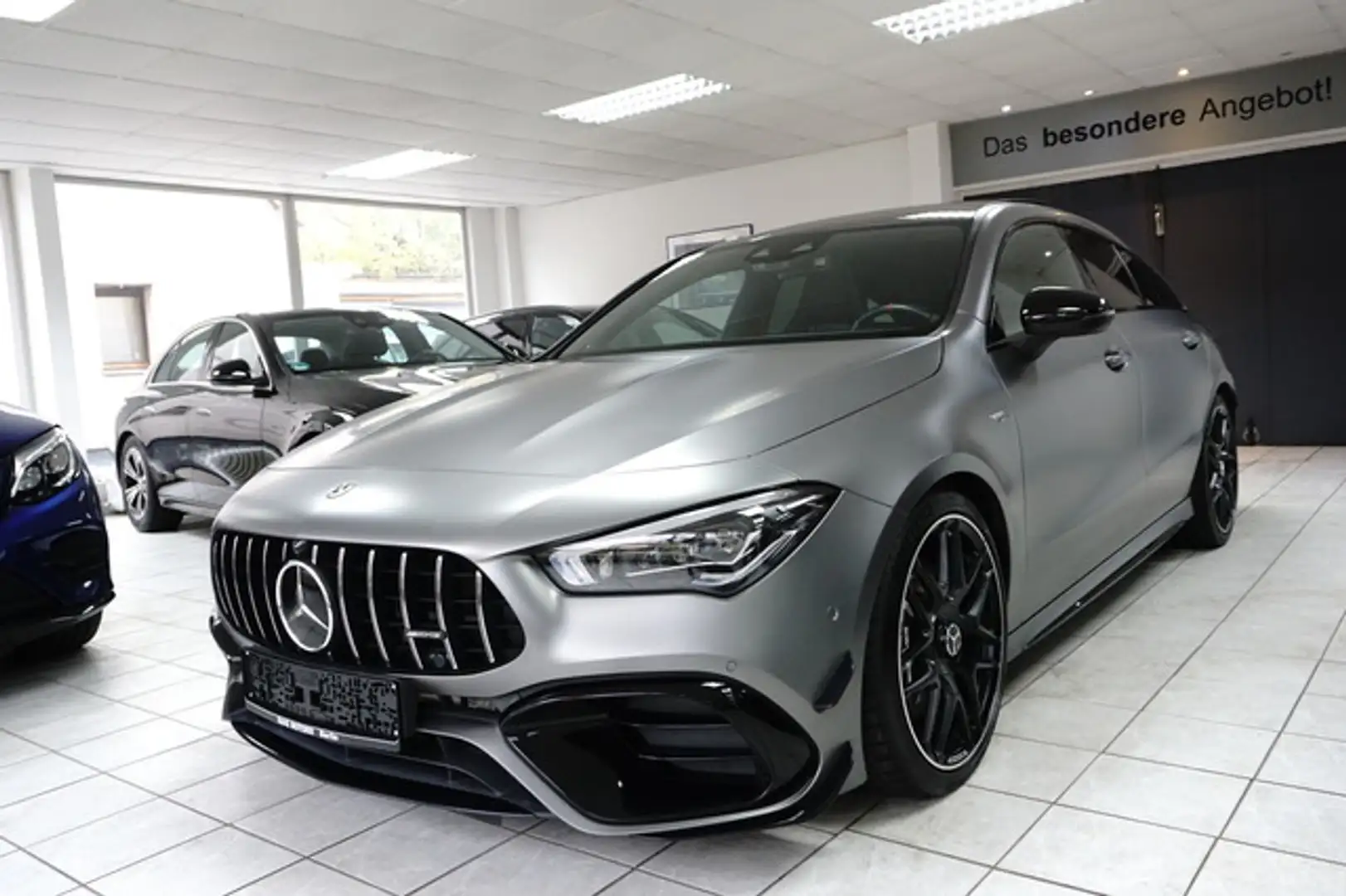 Mercedes-Benz CLA 45 AMG Shooting Brake PERFORMANCE MBUX BRM Gris - 2