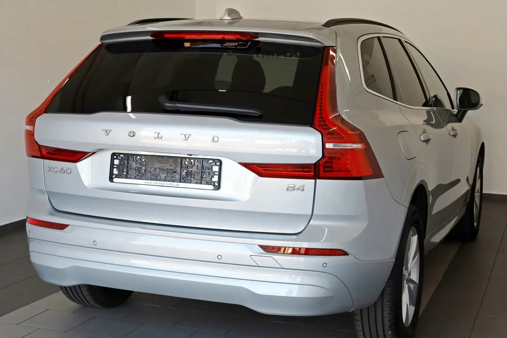 Volvo XC60 Momentum Pro,Navi,LED,SH,Kamera,Carplay Срібний - 2