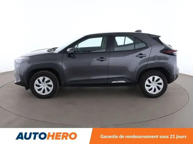 Toyota Yaris Cross view 3