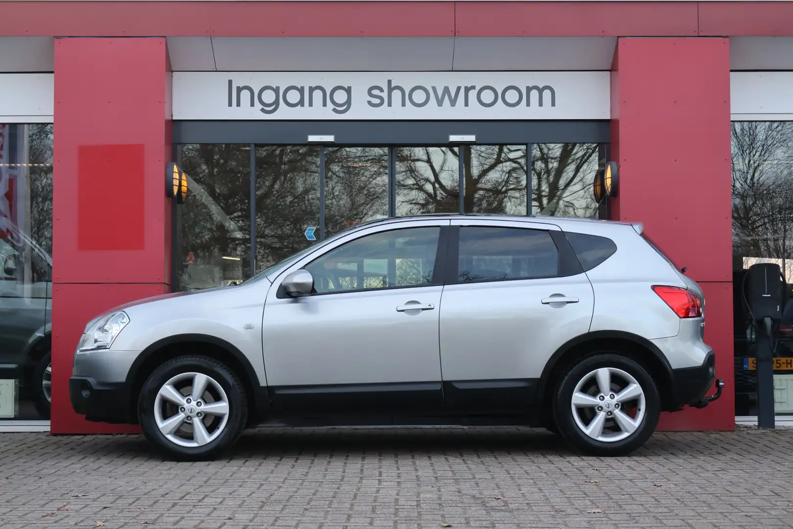 Nissan Qashqai 2.0 Tekna Pack | Origineel NL | Trekhaak | Panoram Grau - 2